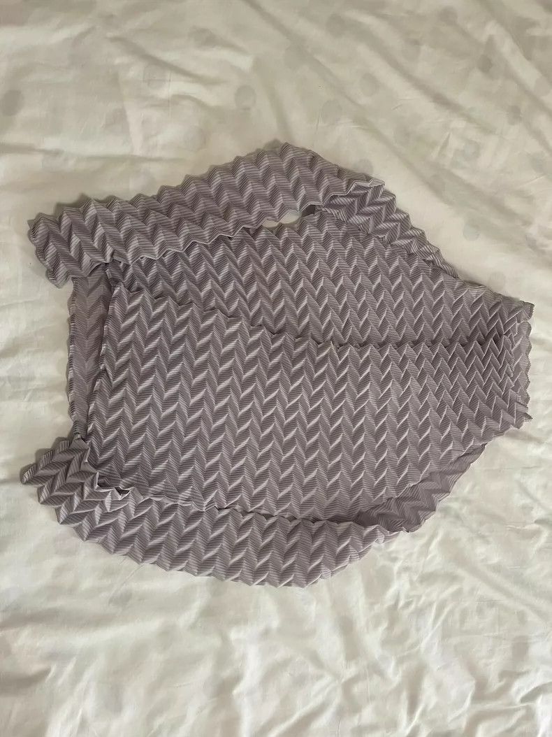 Issey Miyake Issey Miyake size:one size A light grey pleated cardigan Size S / US 4 / IT 40 - 2 Thumbnail
