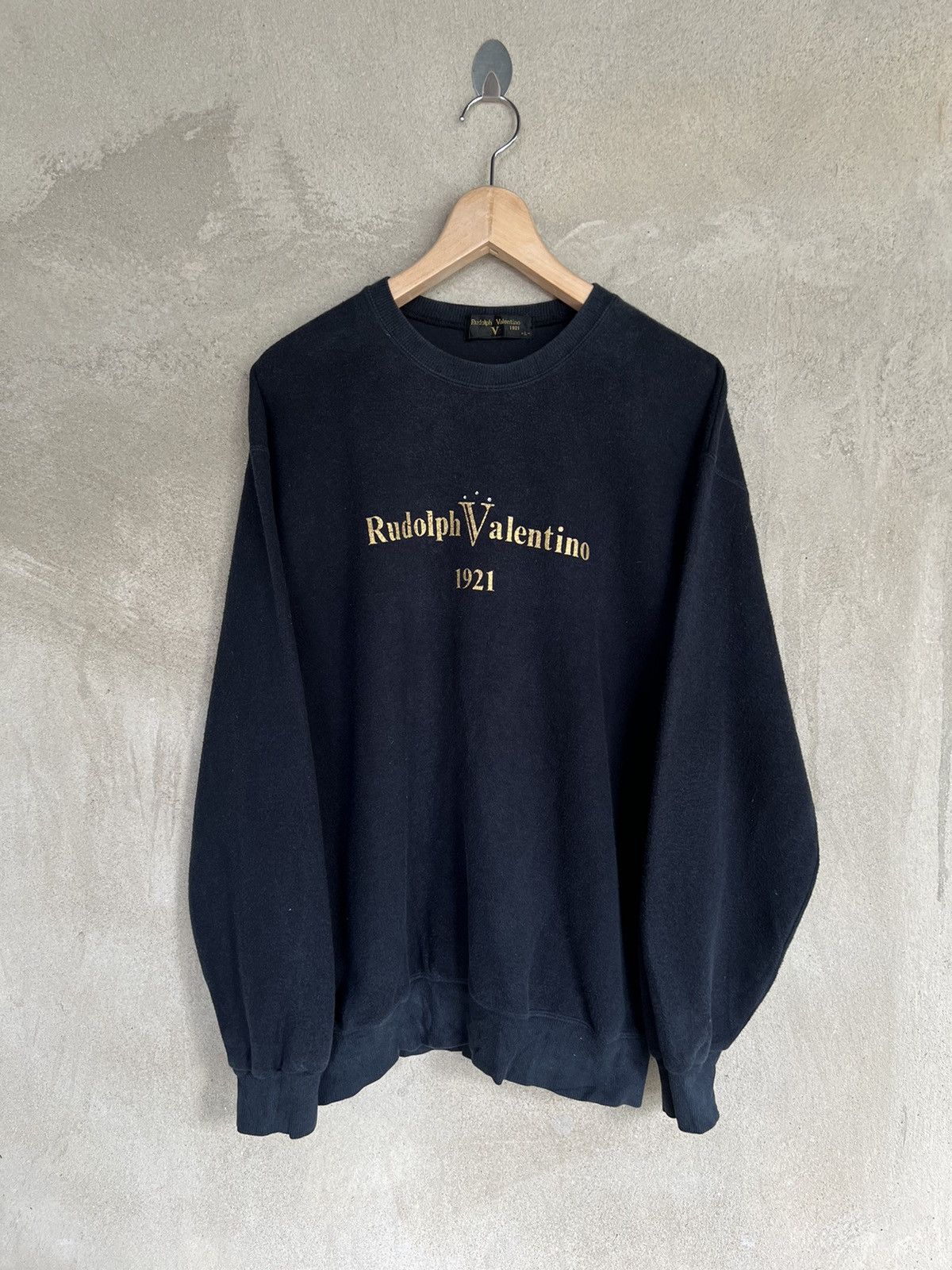 Vintage Vintage Rudolph Valentino Spell Out Sweatshirt Size US M / EU 48-50 / 2 - 2 Thumbnail