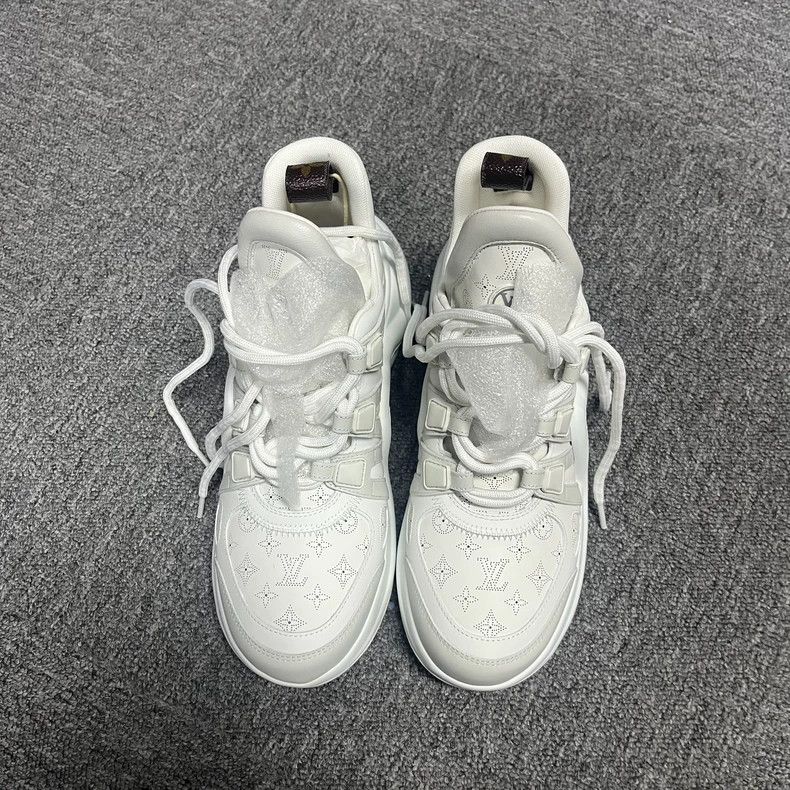 Louis Vuitton Louis Vuitton White Comfortable Simple Low-Top Lifestyle C Size US 7 / IT 37 - 2 Thumbnail