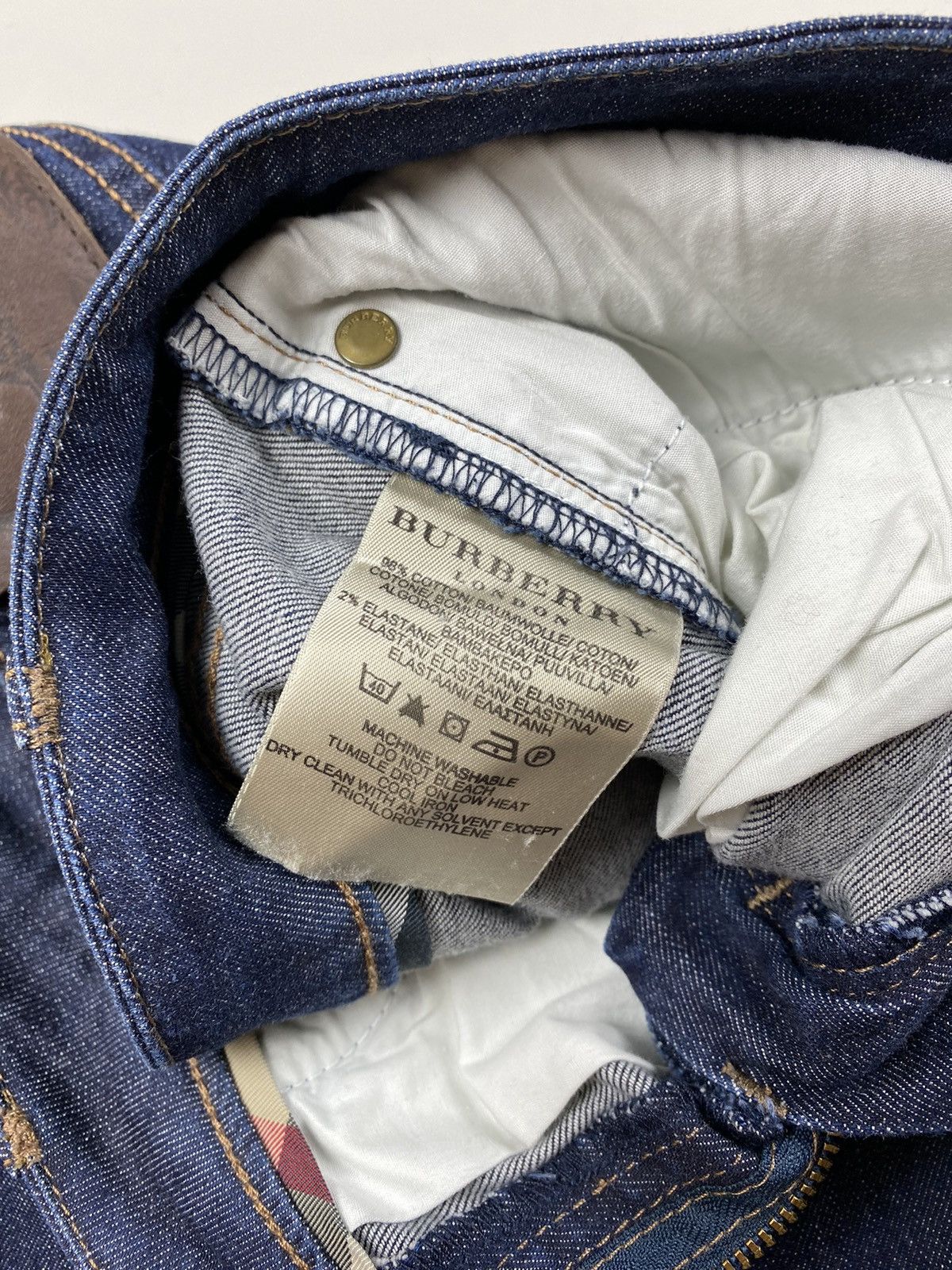 Burberry × Vintage Y2K Burberry ladies denim skirt size US 4 IT 38 Size 27" / US 4 / IT 40 - 14 Thumbnail