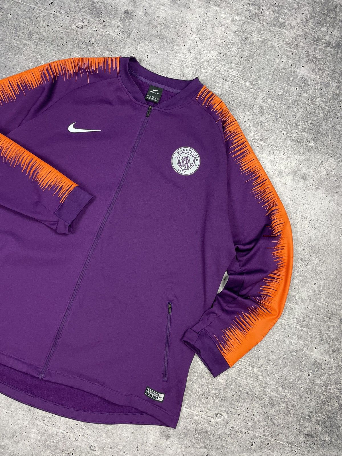 Nike × Vintage Vintage Nike Y2K Manchester City Reflective Logo Zip Olympic Size US XXL / EU 58 / 5 - 3 Thumbnail