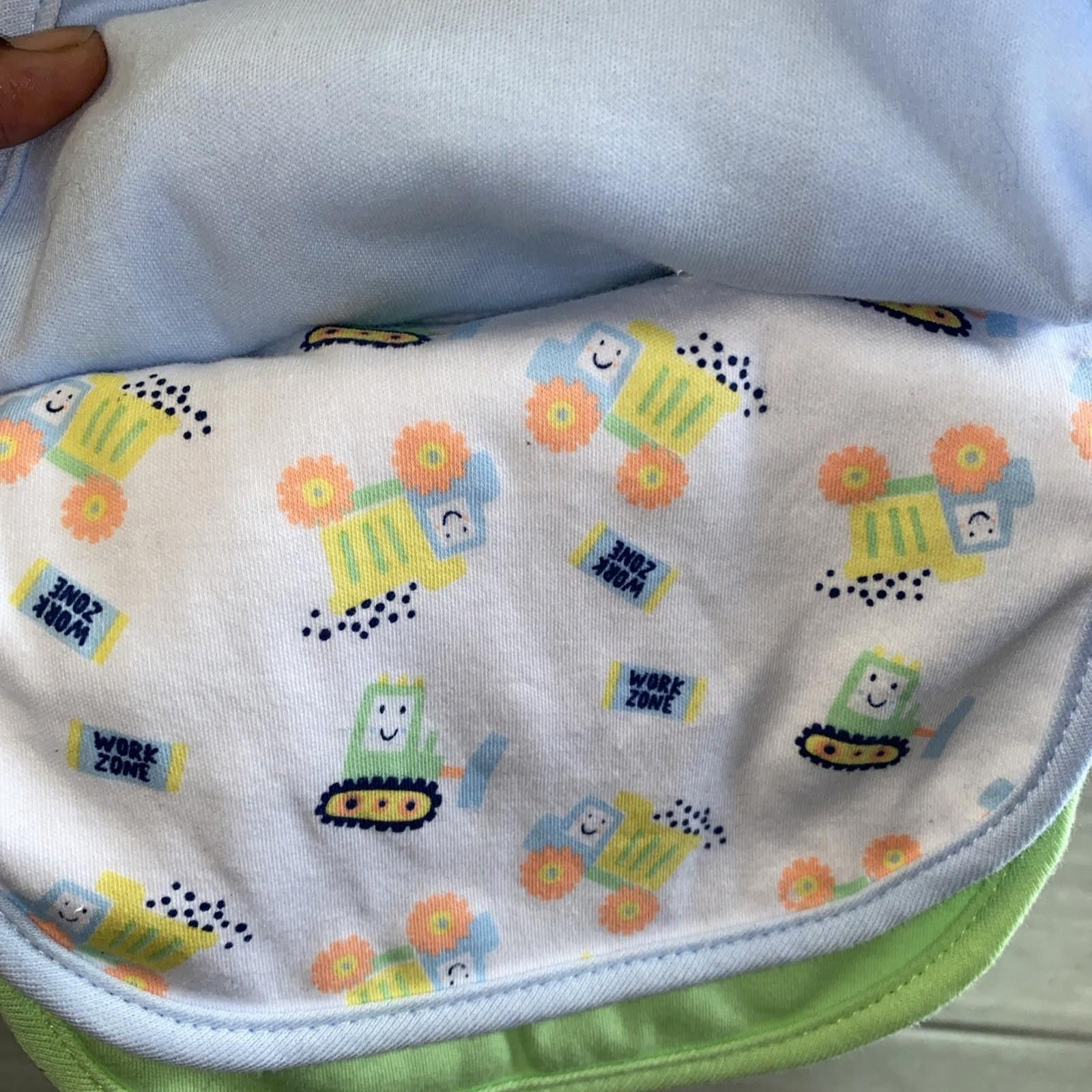 Other NEW 0-9 MO BOYS THEMED 5 PIECE BIBS SOCKS SET 3 BIBS 2 SOCKS Size ONE SIZE - 3 Thumbnail