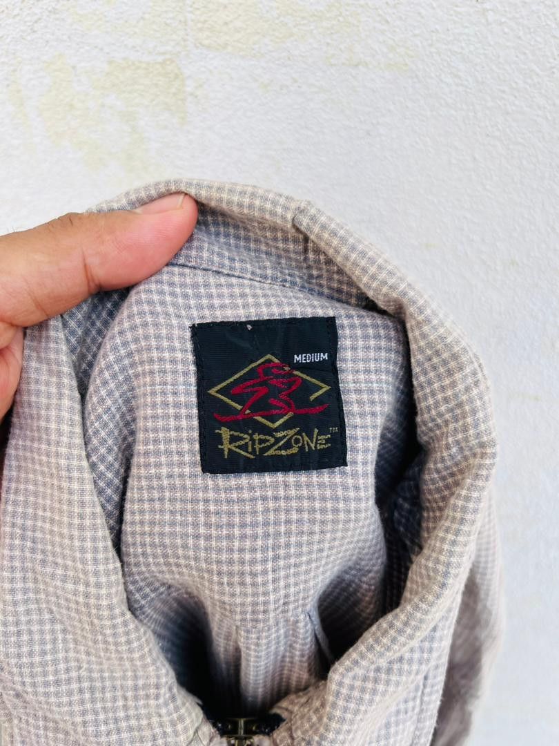 Japanese Brand × Vintage Vintage Ripzone Skateboarding Half Zipper Streetwear Style Size US L / EU 52-54 / 3 - 8 Thumbnail