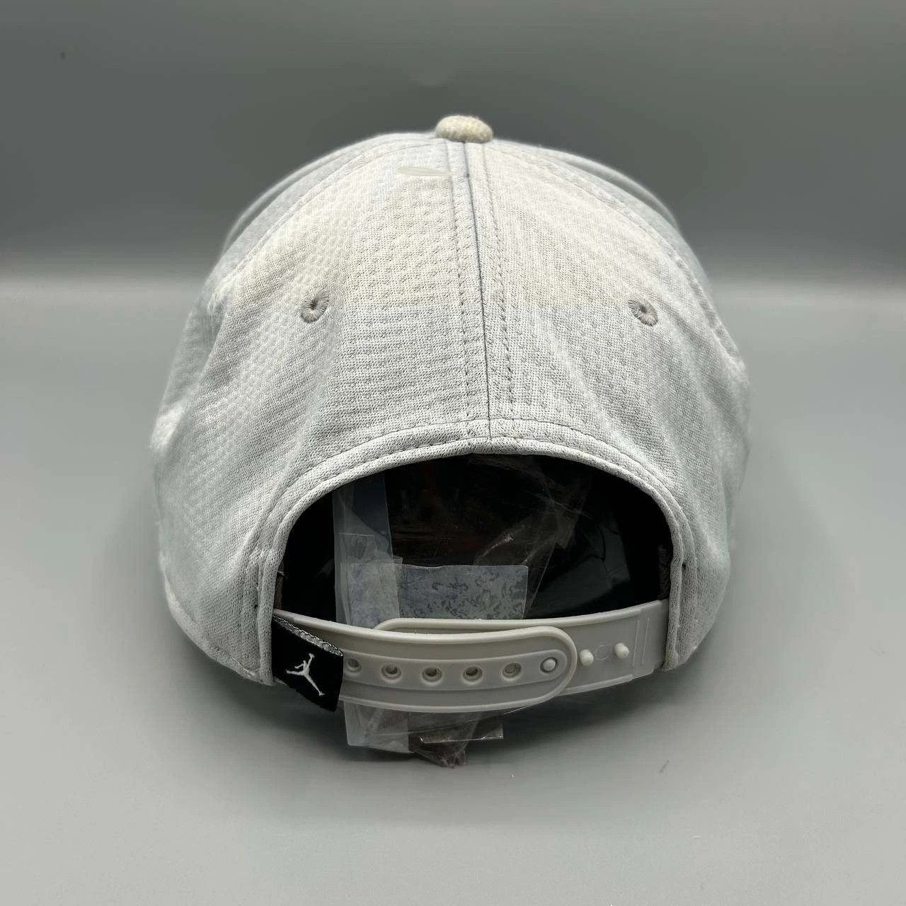 Jordan Brand Air Jordan 11 Hat Men Gray Embroidered Jumpman Snap Back Cap Size ONE SIZE - 6 Thumbnail
