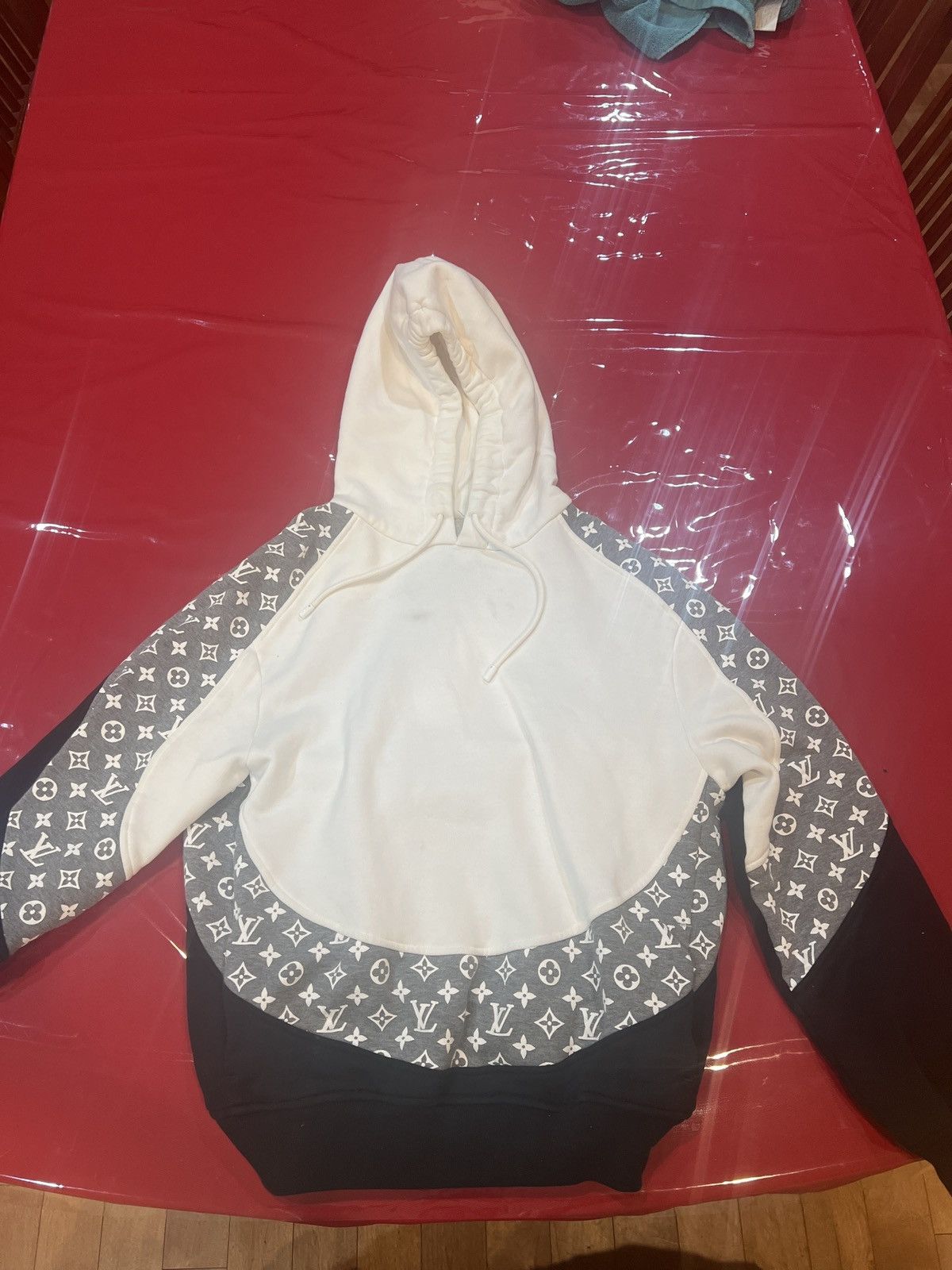 Louis Vuitton Louis Vuitton circle cut monogram hoodie ss20 Size US XS / EU 42 / 0 - 1 Thumbnail