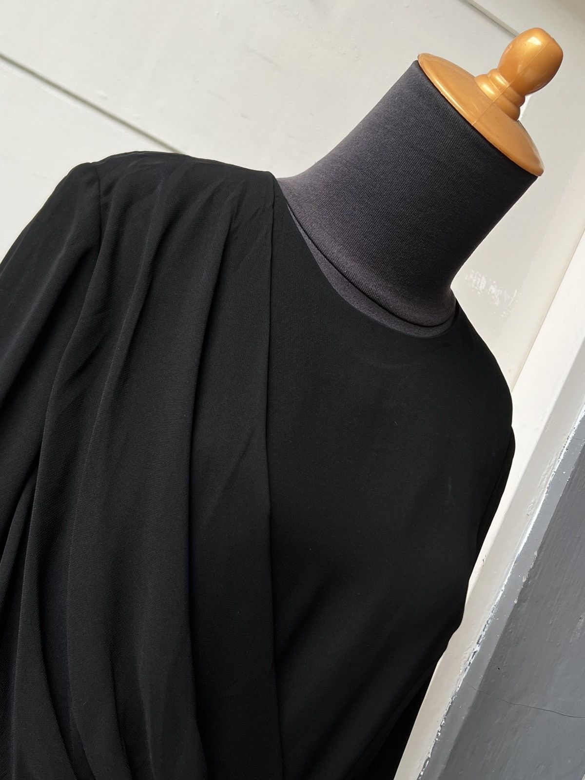 Givenchy Givenchy Hi Formal Black Dress Size XS / US 0-2 / IT 36-38 - 9 Thumbnail