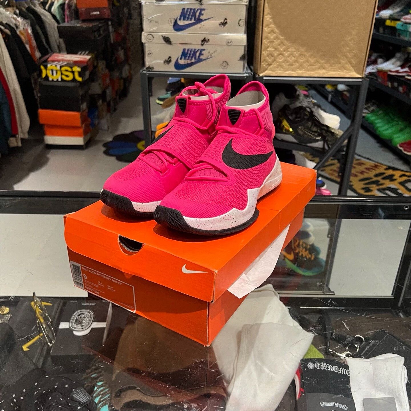 Nike Nike Lowtop Sneakers 9.5 Men Size US 9.5 / EU 42-43 - 1 Thumbnail