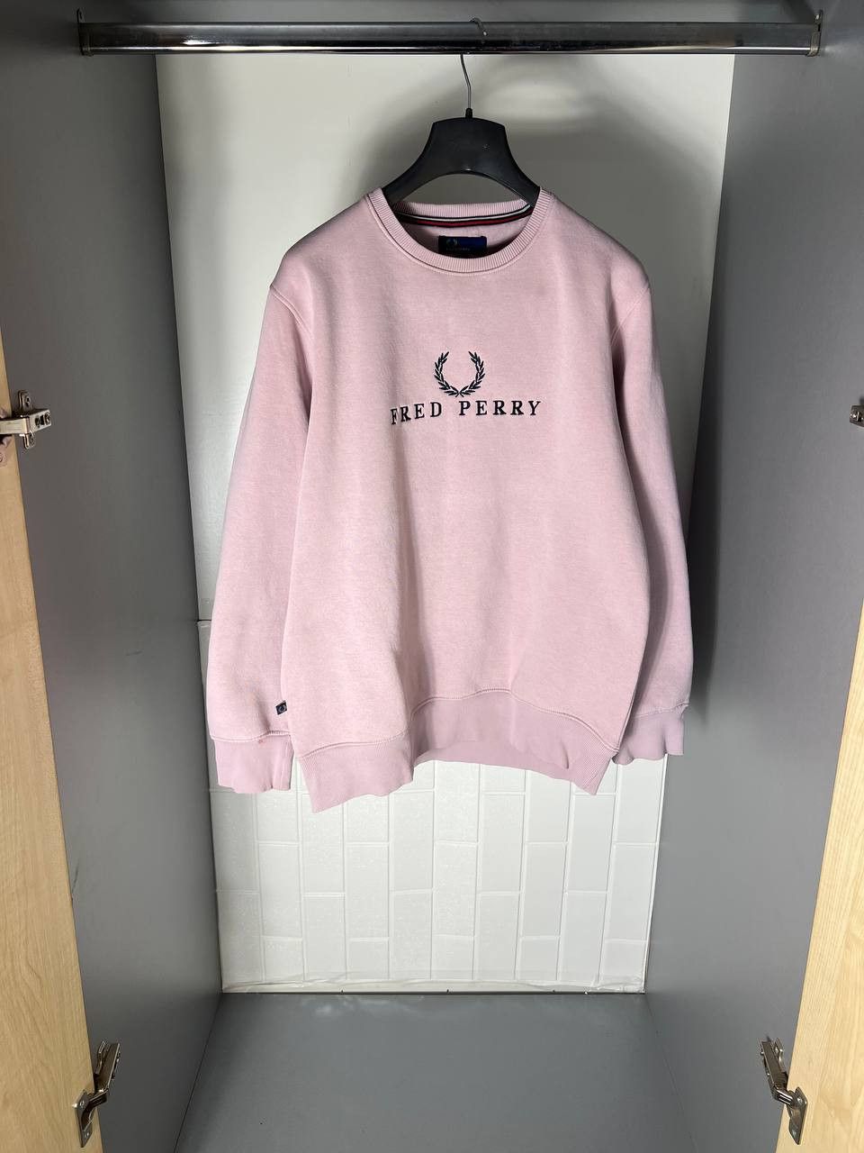 Fred Perry VINTAGE FRED PERRY BIG LOGO SWEATSHIRT CASUAL Y2K 90s Size US XL / EU 56 / 4 - 2 Thumbnail