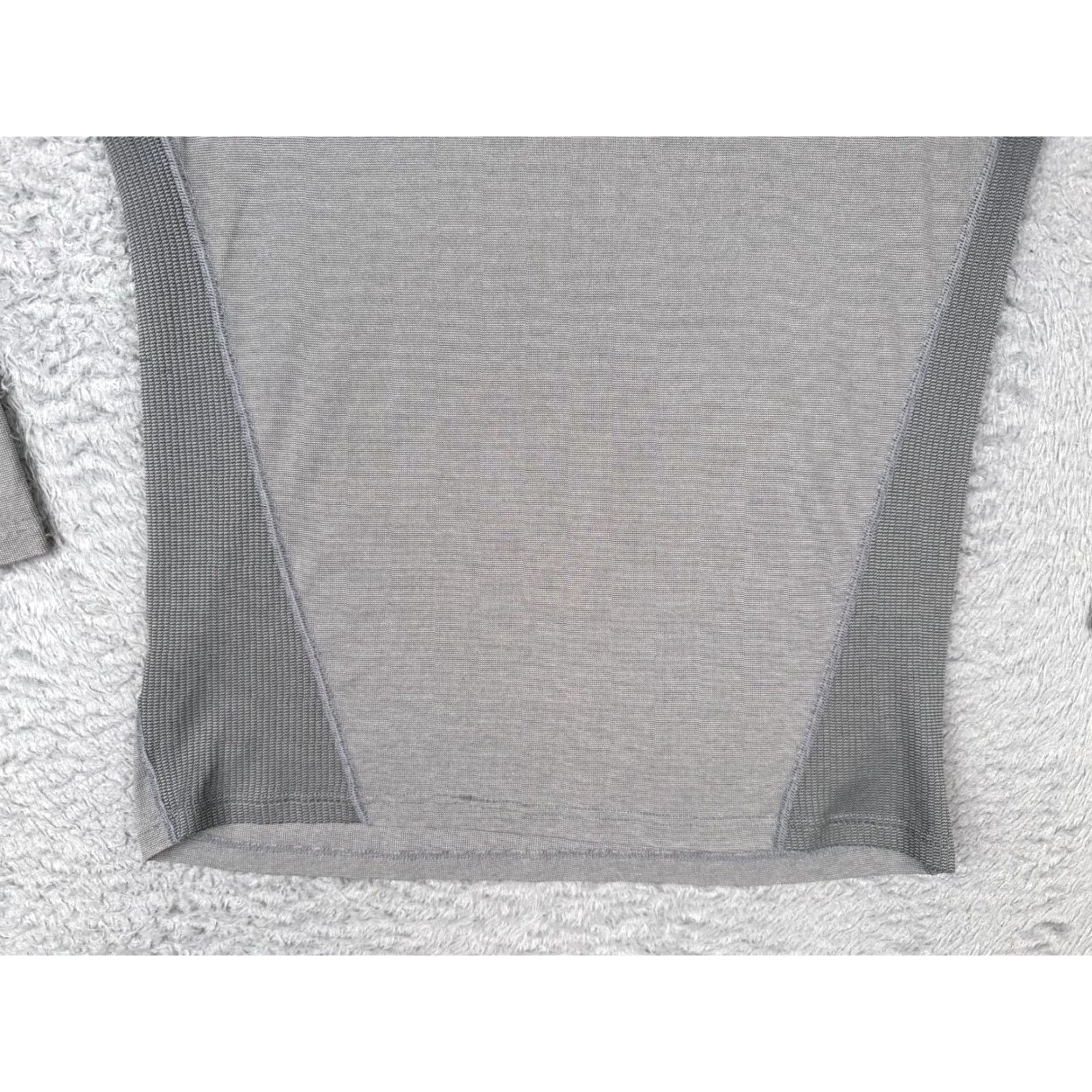 Patagonia Patagonia Shirt Men Medium Gray Polyester Long Sleeve Crew Neck Base Layer Size US M / EU 48-50 / 2 - 5 Thumbnail