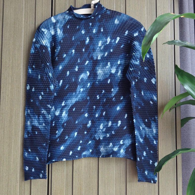 Issey Miyake size:2 Blue starry sky universe pleated top