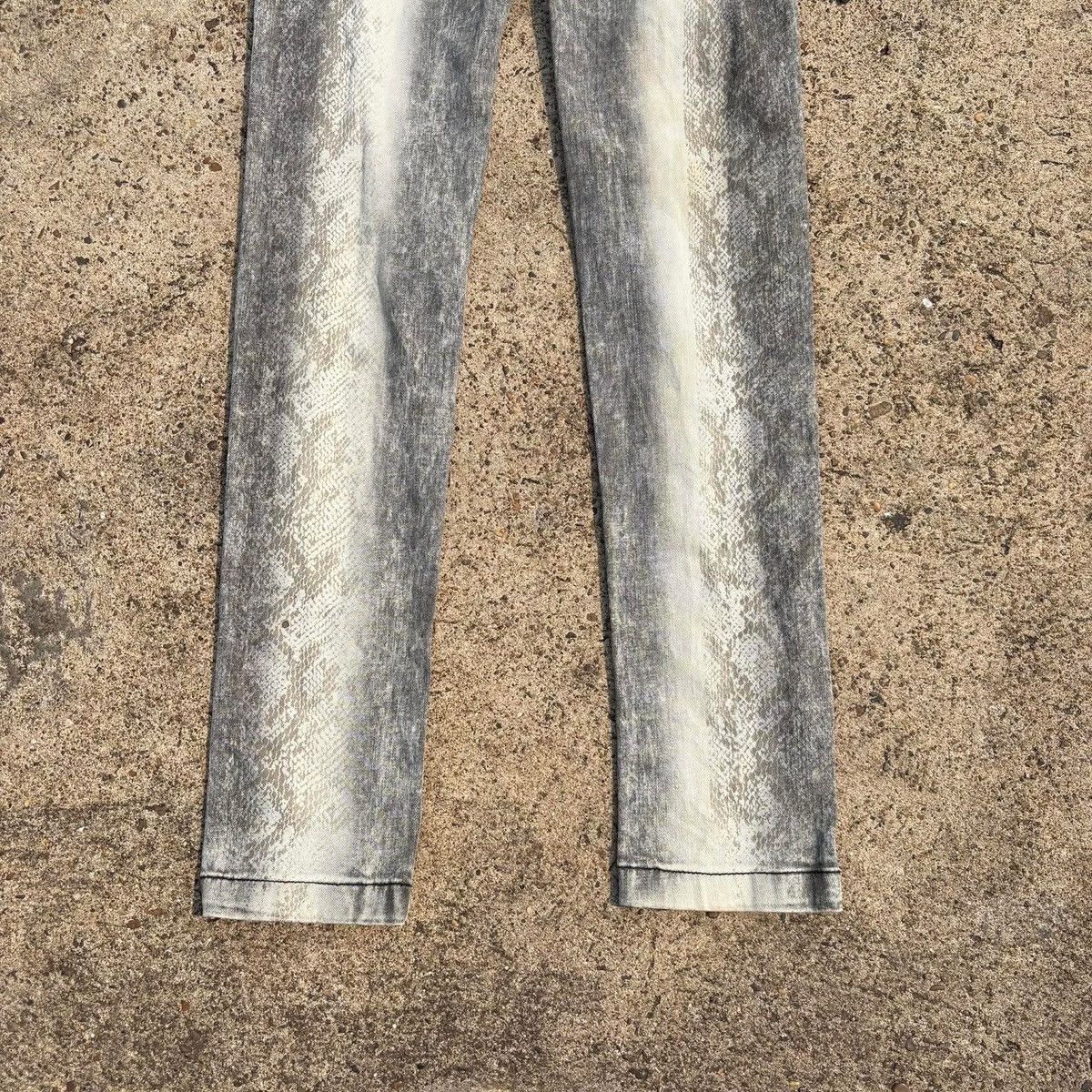 If Six Was Nine E&JOY by ETAM Snake Print Skinny Jeans Grey Wash Size US 30 / EU 46 - 11 Thumbnail