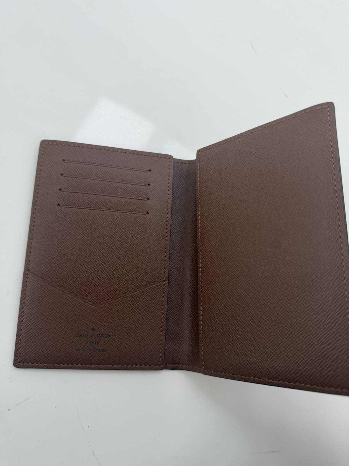Louis Vuitton Louis Vuitton Passport Cover Monogram Canvas Size ONE SIZE - 14 Thumbnail