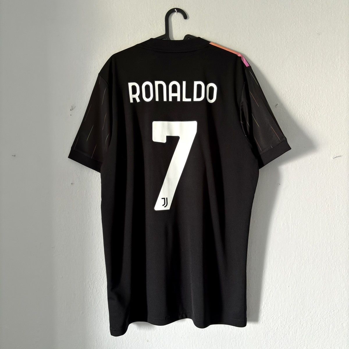 Adidas 2021 2022 NEW Ronaldo Juventus Adidas Away Kit Soccer Jersey Size US L / EU 52-54 / 3 - 7 Thumbnail