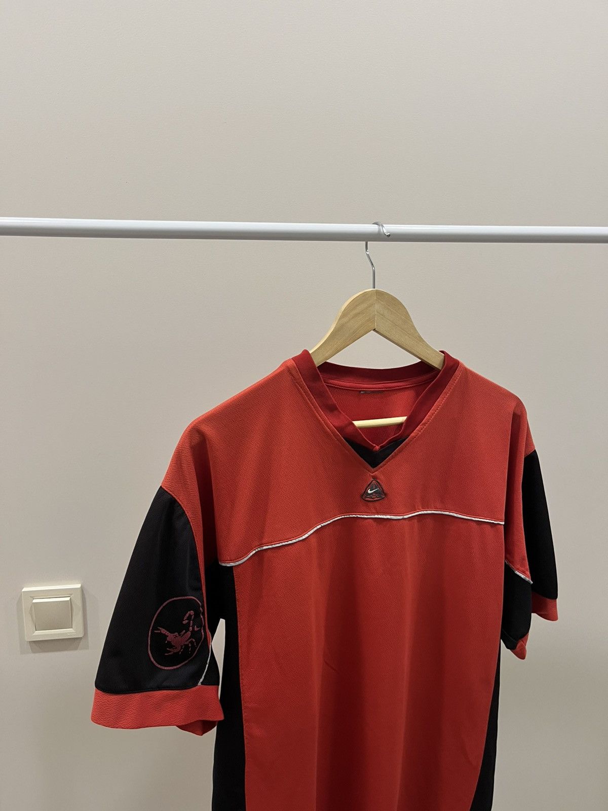Nike Vintage Nike ACG Center Logo Tee Y2k Nike Acg Tshirt size XL Size US XL / EU 56 / 4 - 2 Thumbnail