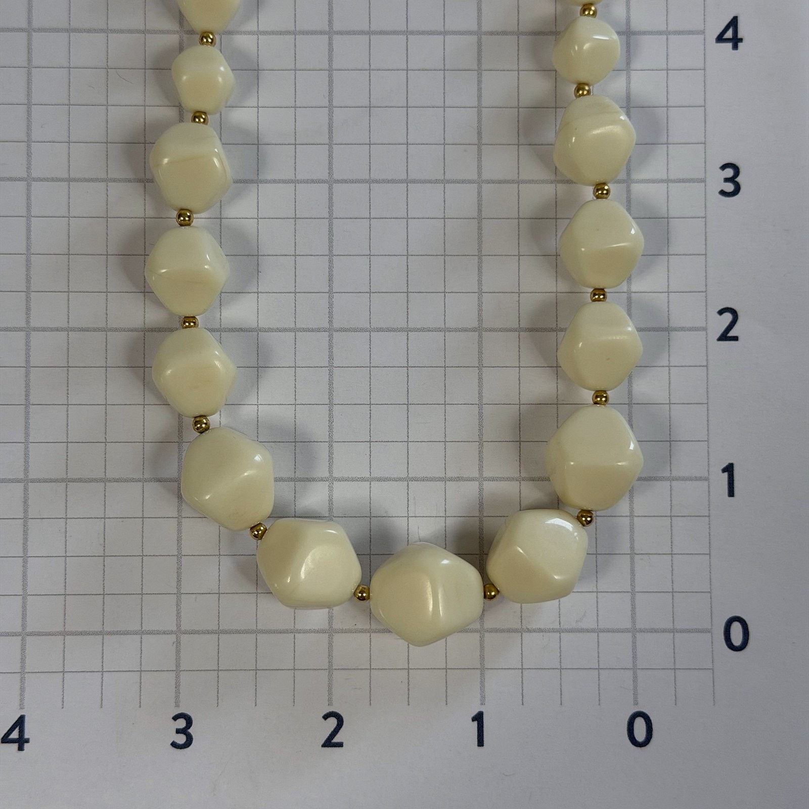 Vintage VTG Avon Nugget Necklace 24" Chunky Cream Graduated Beads Size ONE SIZE - 7 Thumbnail