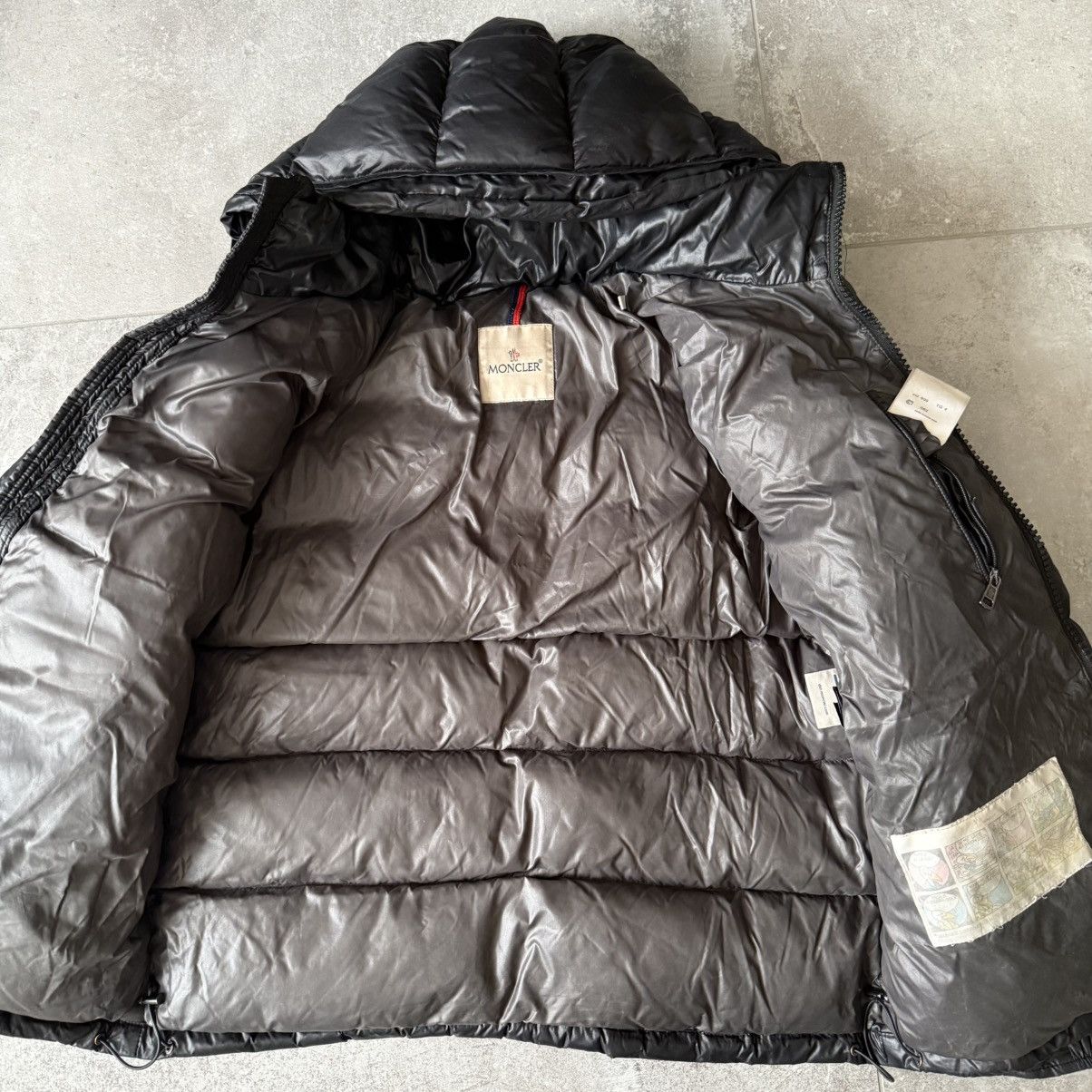 Moncler Moncler Maya jacket size 4 black with damage Size US L / EU 52-54 / 3 - 7 Thumbnail