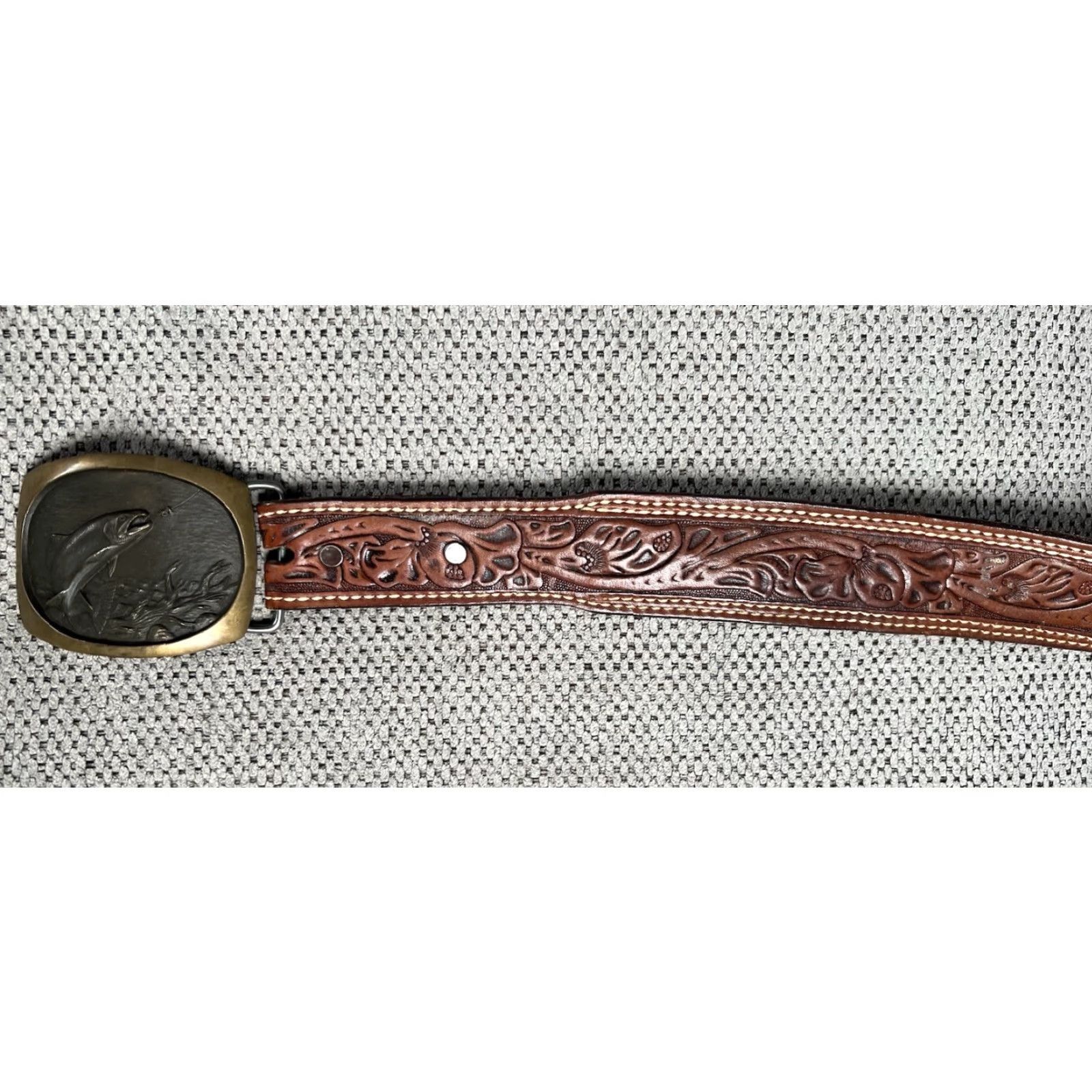 Vintage VINTAGE Bass Bronze Fish Buckle SL Knight Leather Belt XL 44 Adult Unisex 1978 Fishing Sportsman Leather Belt Buckle Gold 1970s Size ONE SIZE - 6 Thumbnail
