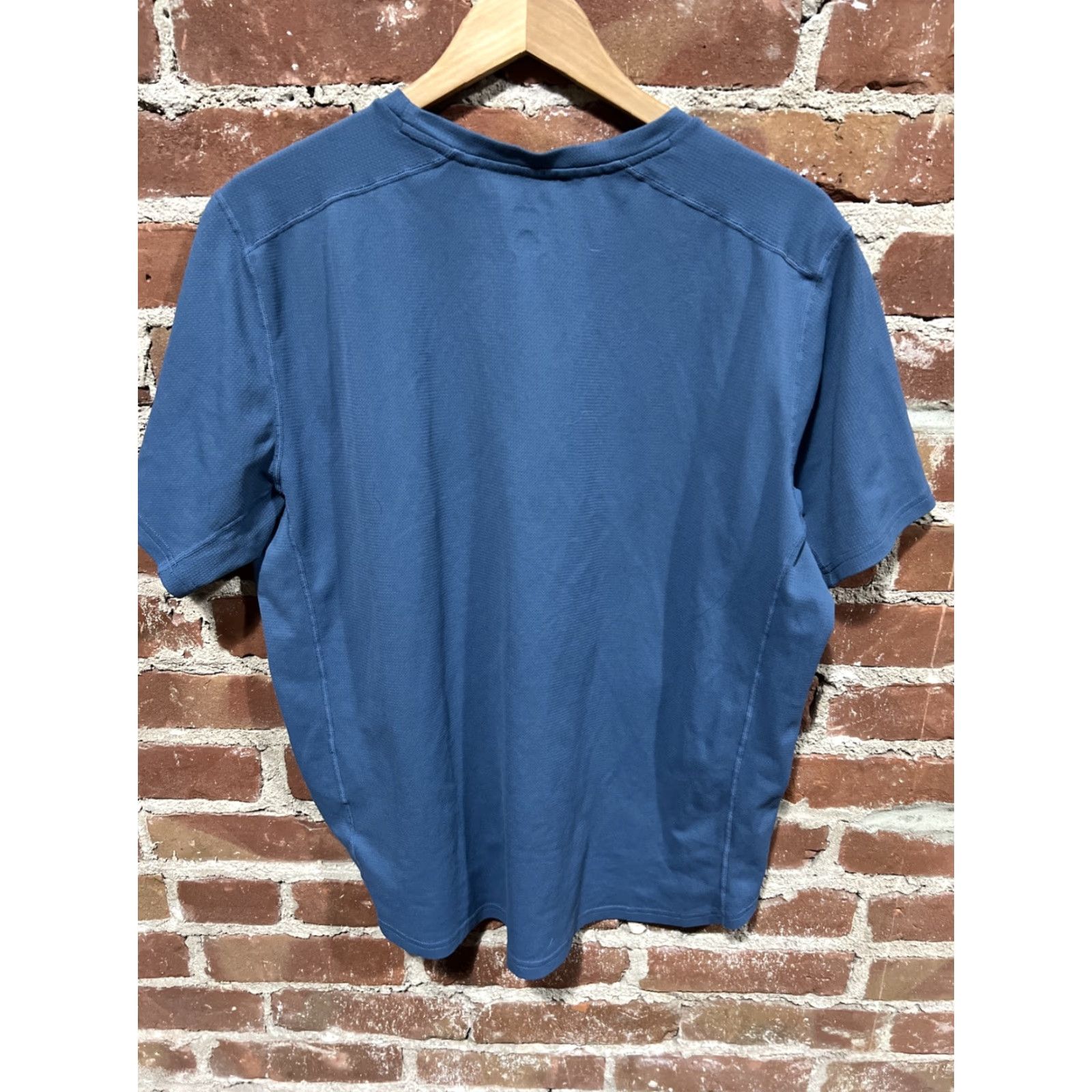 Nike Nike ACG Shirt Mens Blue Short Sleeve Nike FitDry Size L Football Safety? Size US L / EU 52-54 / 3 - 3 Thumbnail