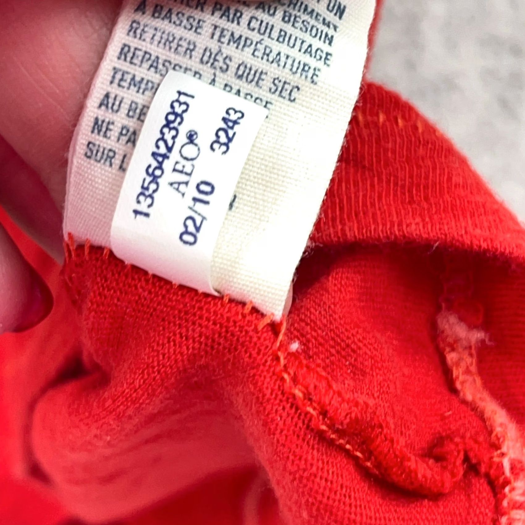 American Eagle Outfitters VINTAGE American Eagle Outfitters Shirt Women M Red I Love Tokyo 2000s Size M / US 6-8 / IT 42-44 - 5 Thumbnail