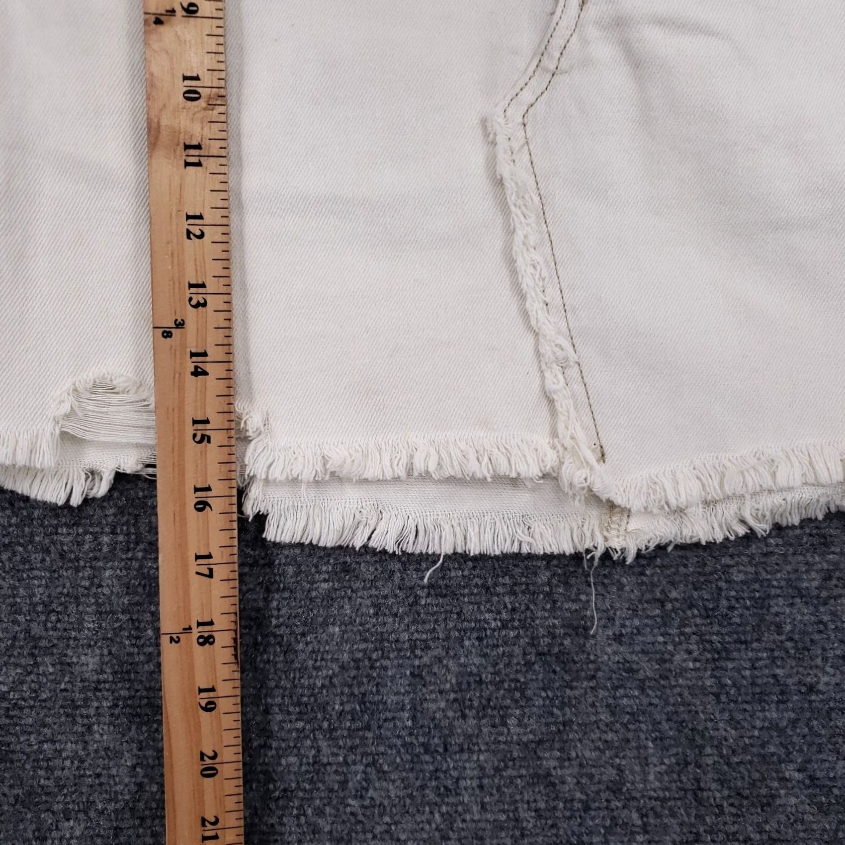 Vintage We The Free Skirt Womens 24 White Button Fly Cut Off Mini Short Denim Skirt Size 42" / US 20 - 4 Thumbnail