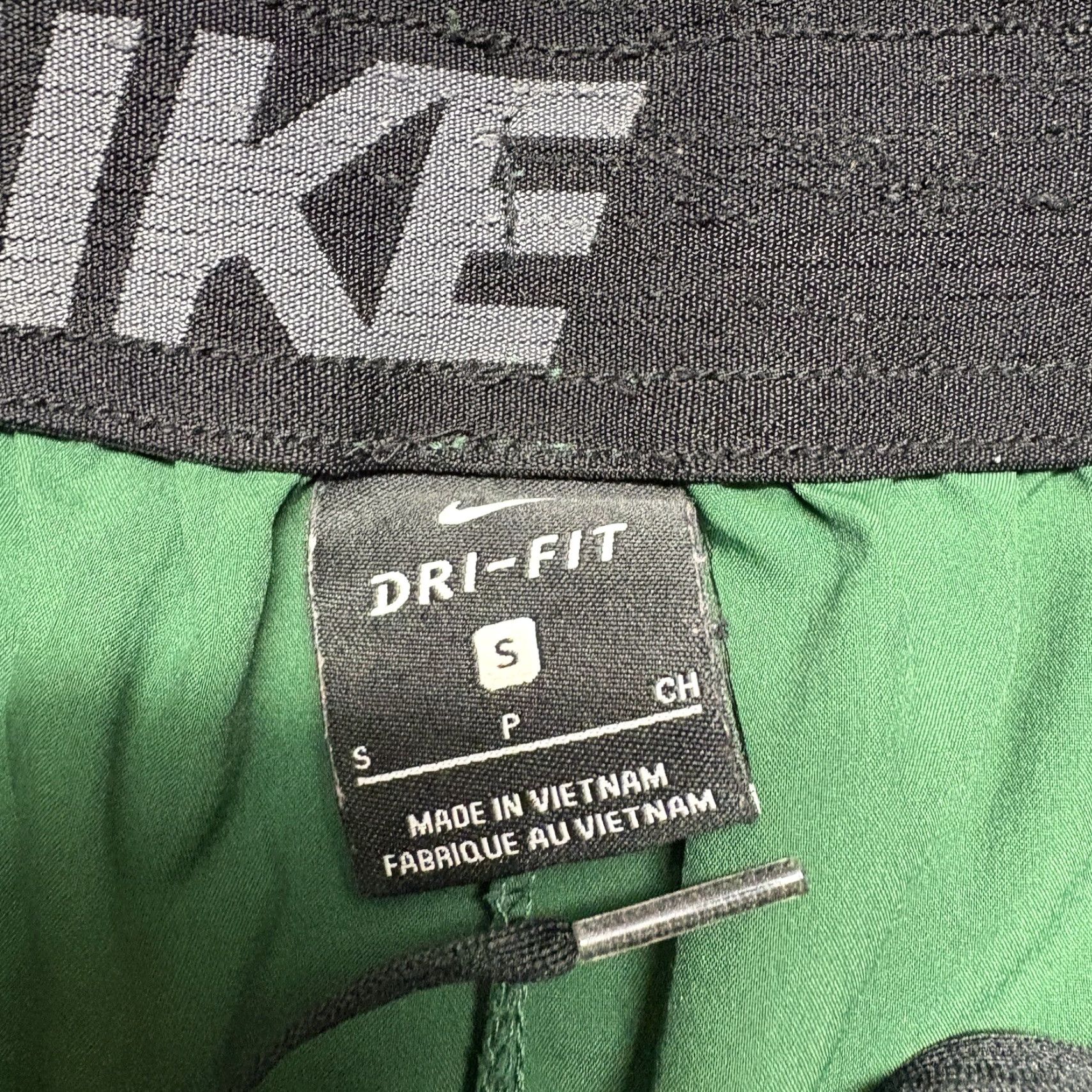 Nike Nike Dri-Fit Shorts Pockets AQ3495 Green Football Training Manning Mens Small Athletic Shorts Size US 29 - 5 Thumbnail