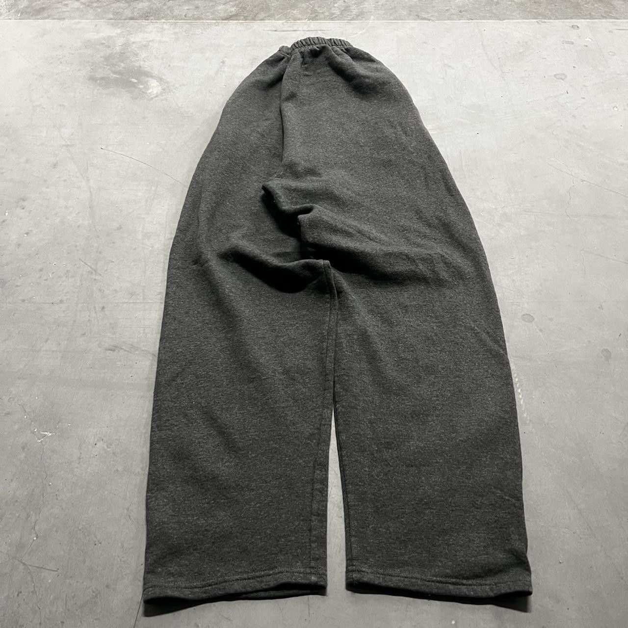 Champion Vintage Y2K/2000s Baggy fit grey Champion Loungewear Essential Sweatpants with pockets! Size US 32 / EU 48 - 5 Thumbnail
