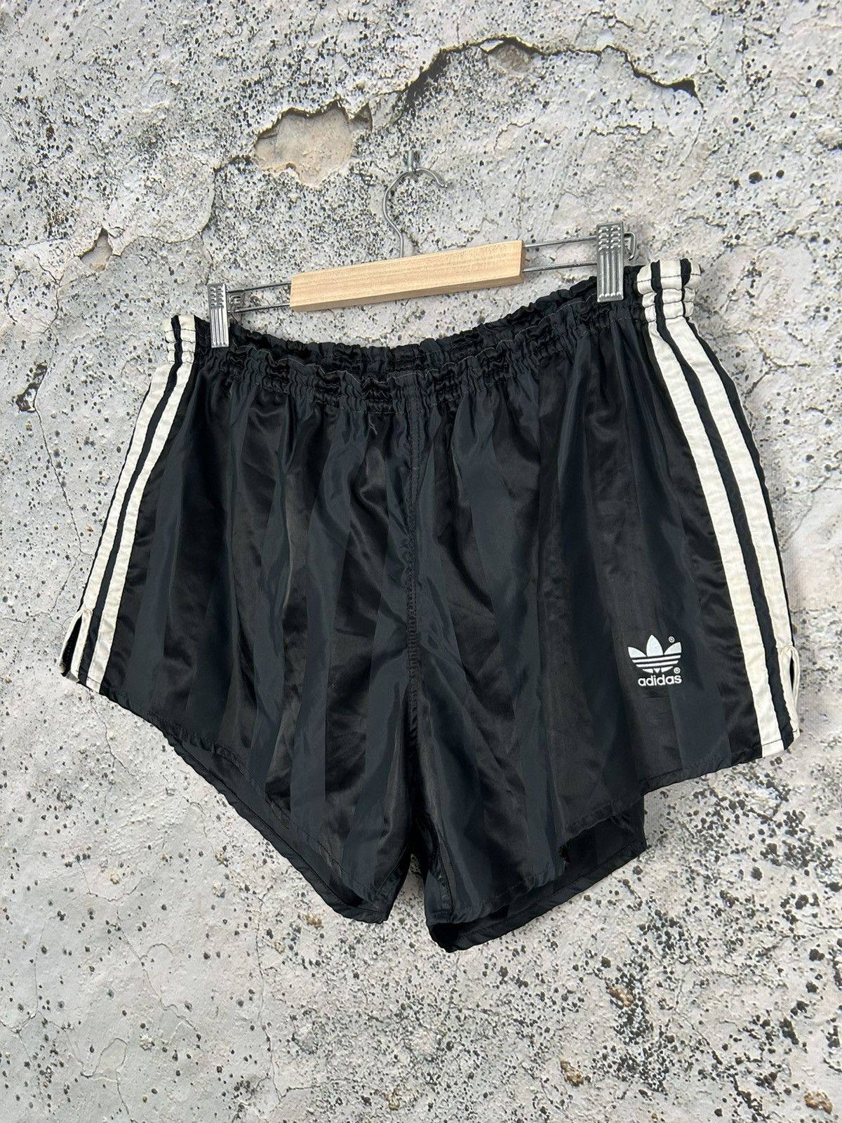 Adidas Vintage Adidas Archive Shorts Streetwear 90s Sport Football Size US 36 / EU 52 - 2 Thumbnail