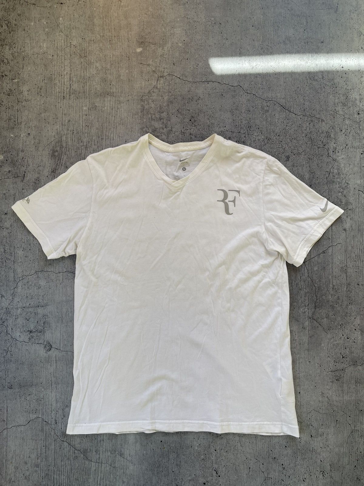 Nike Nike RF Roger Federer Trophy White Tennis T-Shirt Size L Size US L / EU 52-54 / 3 - 1 Thumbnail