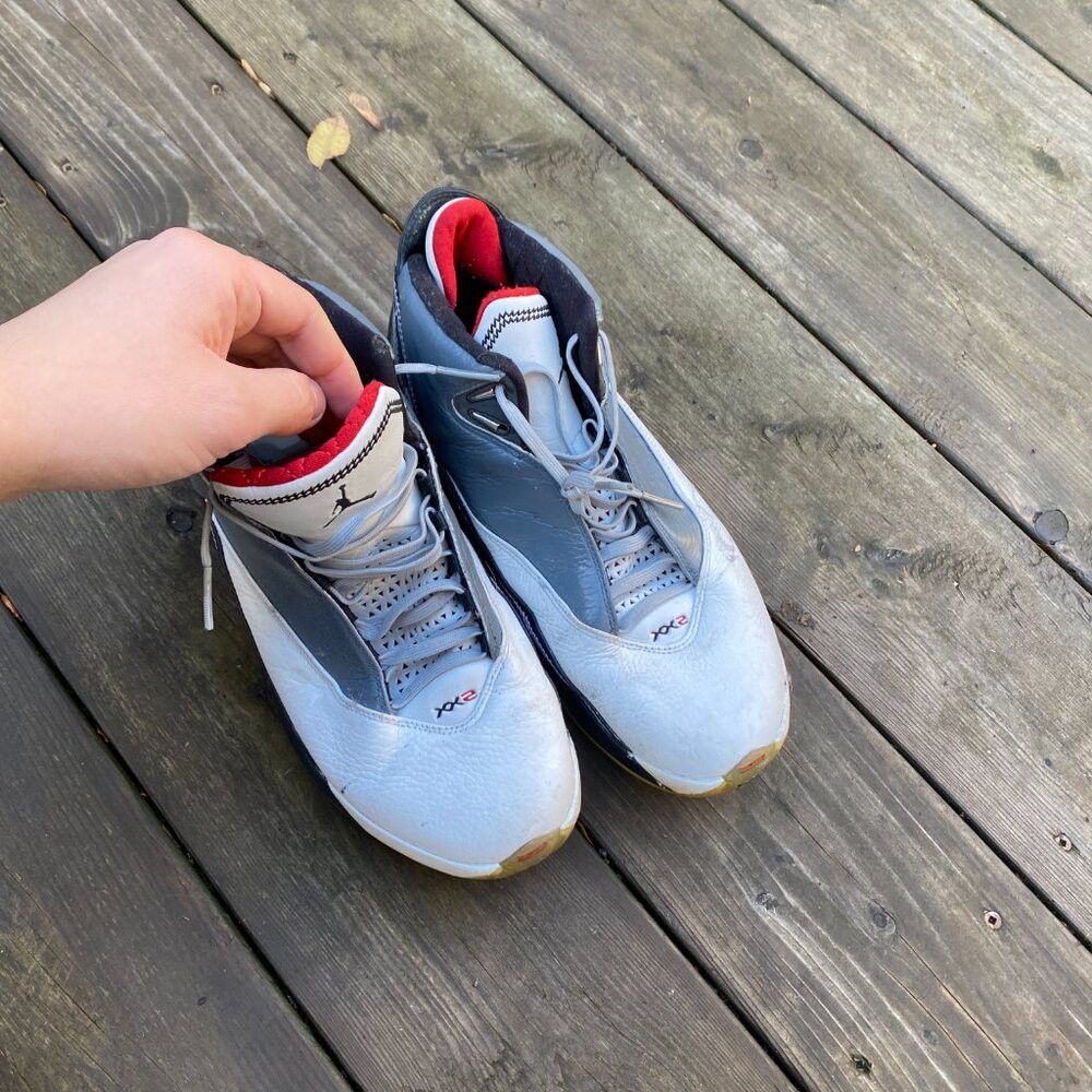 Jordan Brand Vintage 2006 Air Jordan 22 OG White Varsity Red Chicago Cus Size US 8.5 / EU 41-42 - 9 Thumbnail