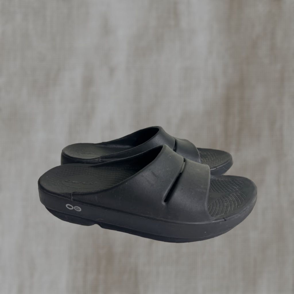 Vintage OOFOS OOahh Sport Flex Recovery Slide Sandals Mens 5 Womens 7 Black Size US 5 / IT 35 - 1 Thumbnail