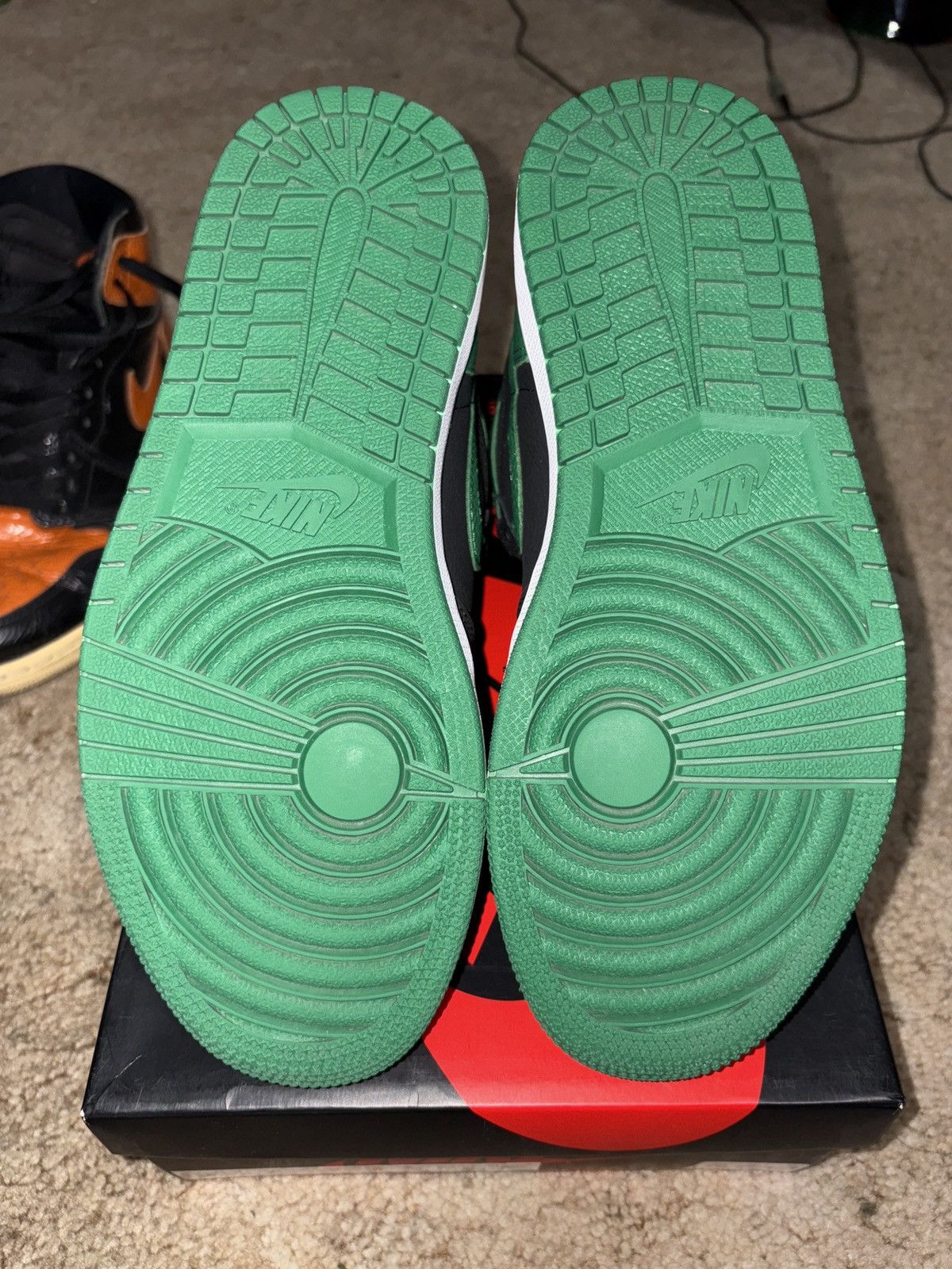 Jordan Brand Air jordan 1 Pine green 2.0 Size US 8 / EU 41 - 5 Thumbnail