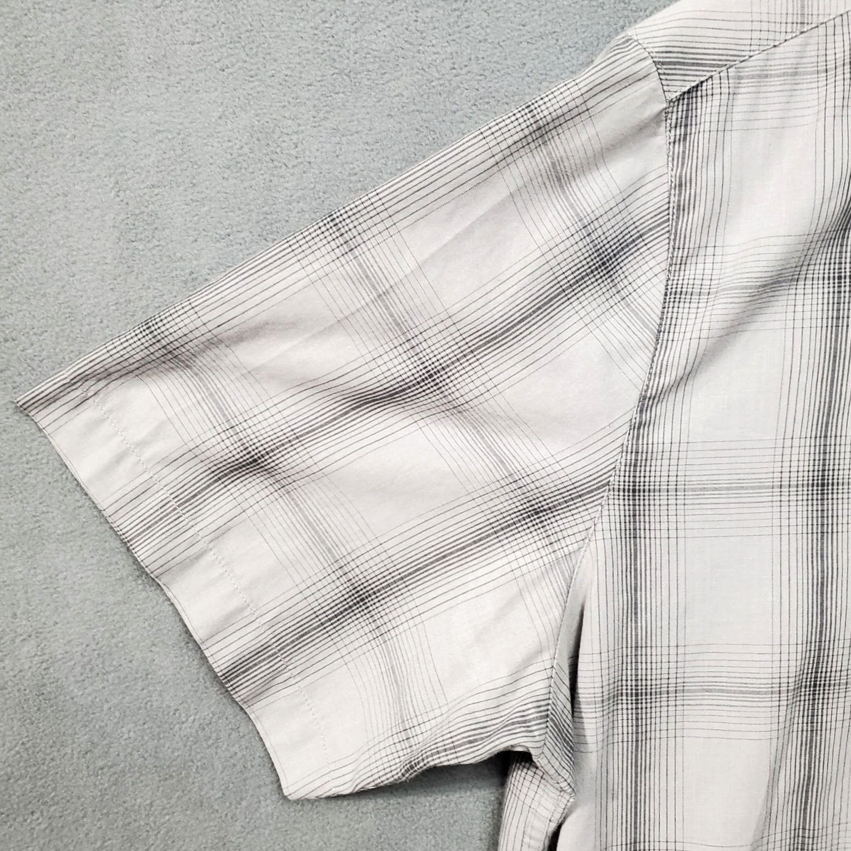 TravisMathew Travis Mathew Shirt Mens XL Gray Black Check Button Up Short Sleeve Casual Size US XL / EU 56 / 4 - 2 Thumbnail