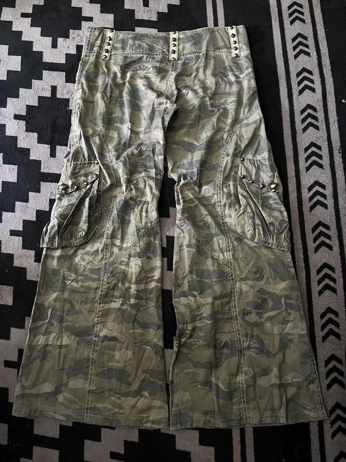 GOA Vintage buddha hood flare camo studed cargo pants Size US 31 - 2 Thumbnail