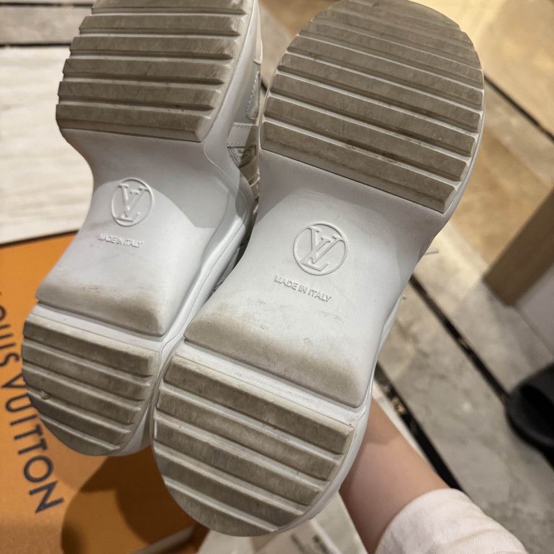 Louis Vuitton Louis Vuitton Archlight White Low-Top Sneakers - Size US 8 / IT 38 - 4 Thumbnail
