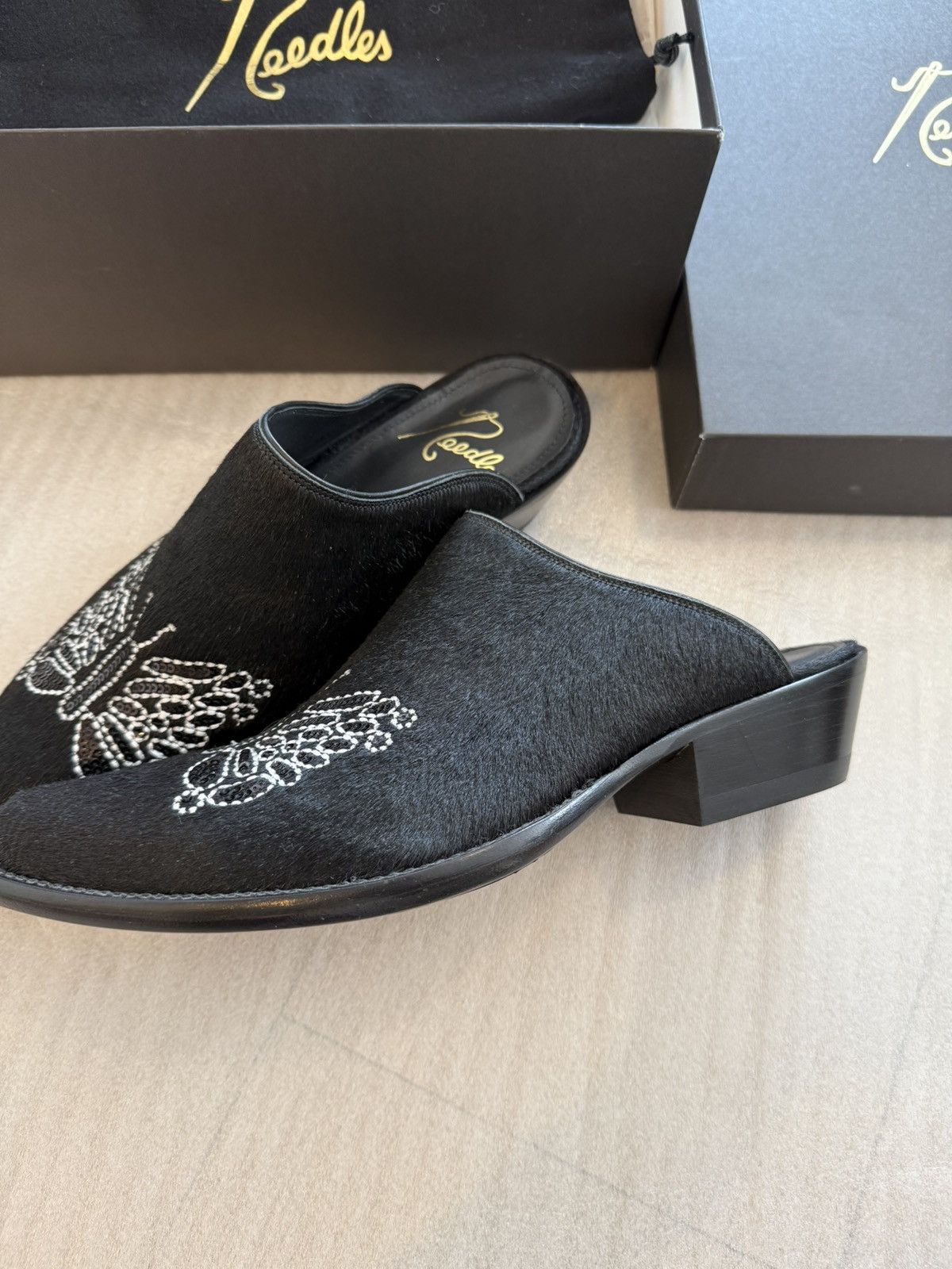 Needles Needles Papillion Embroidered Heeled Mules Pony Hair Size US 7.5 / EU 40-41 - 2 Thumbnail