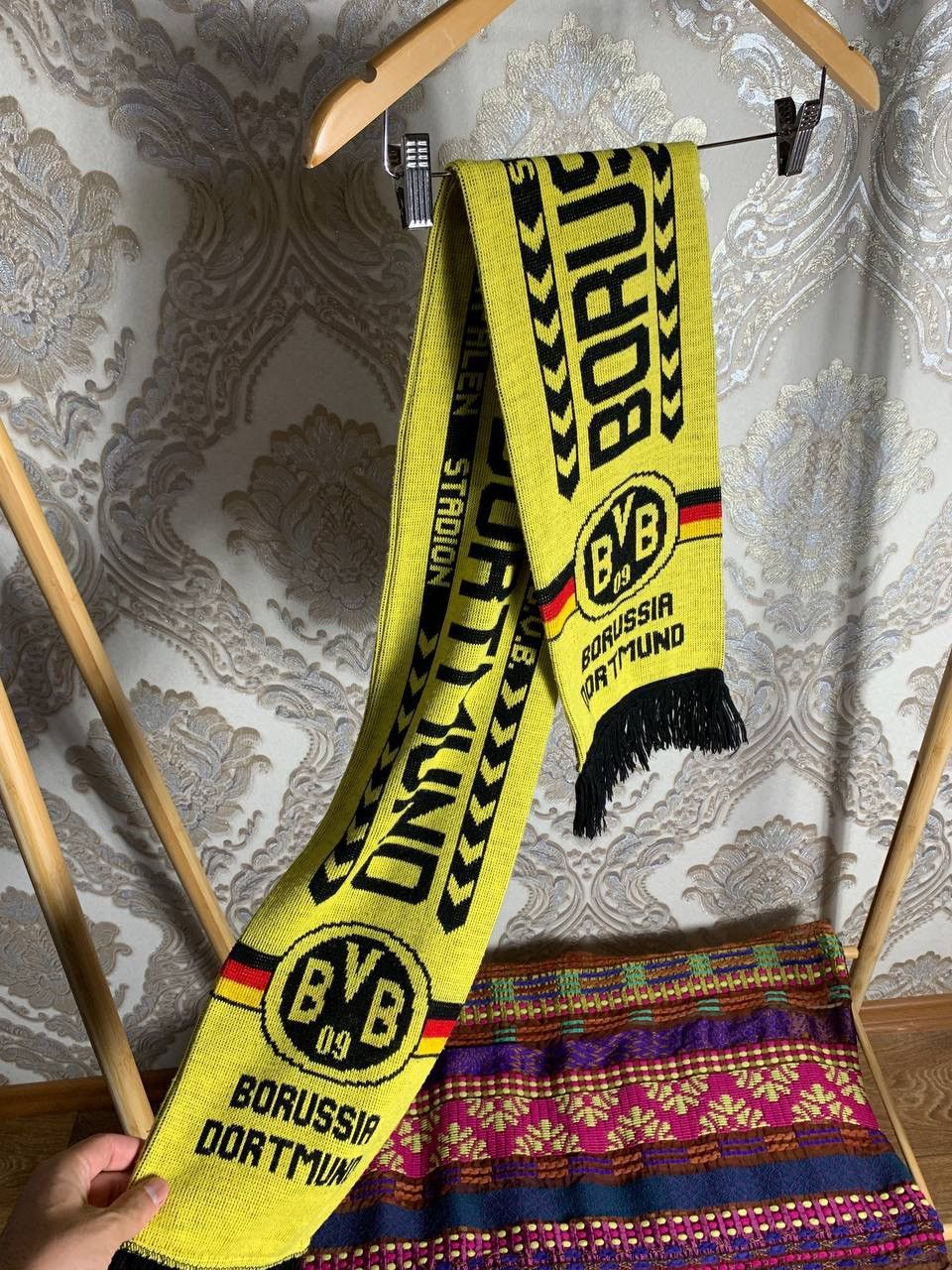 Vintage VERY RARE BORUSSIA DORTMUND GERMANY SOCCER SCARVES RETRO Y2K Size ONE SIZE - 3 Thumbnail
