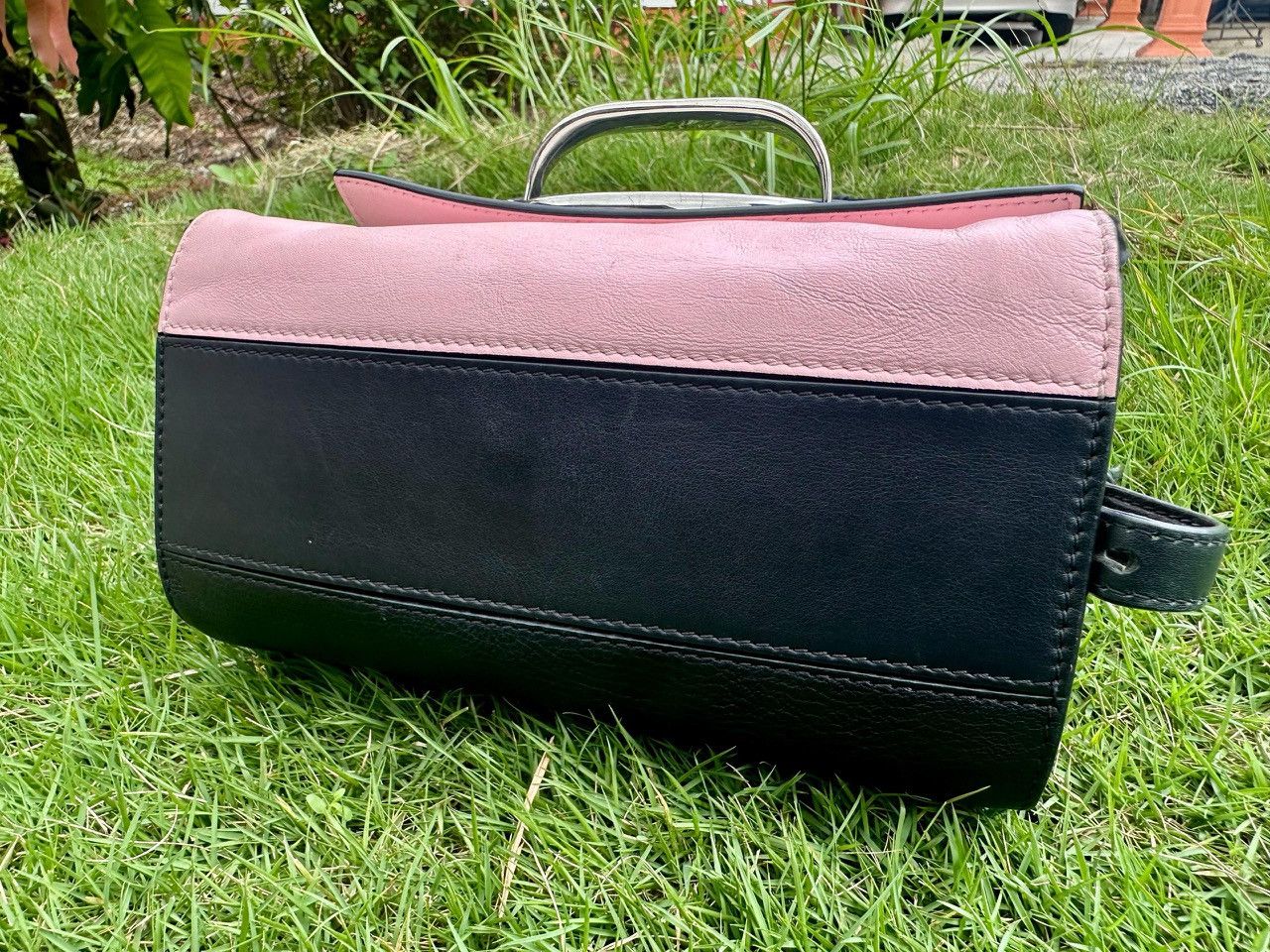 Alexander McQueen Authentic Alexander McQueen Leather S/S 2021 The Story Bag Size ONE SIZE - 3 Thumbnail