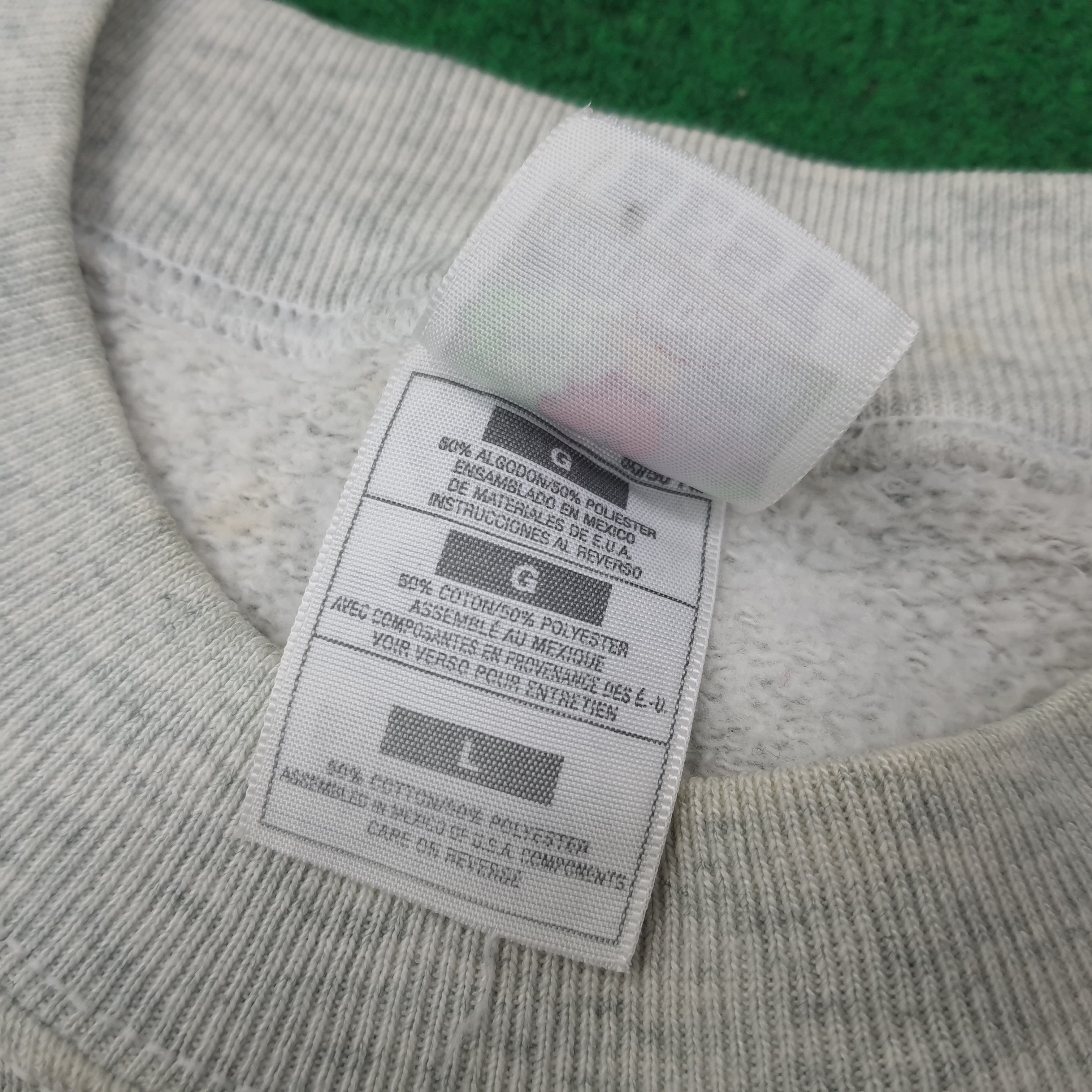 Fruit Of The Loom Vintage Brother Martin Football NFL Sweatshirt C266N26 Size US L / EU 52-54 / 3 - 5 Thumbnail