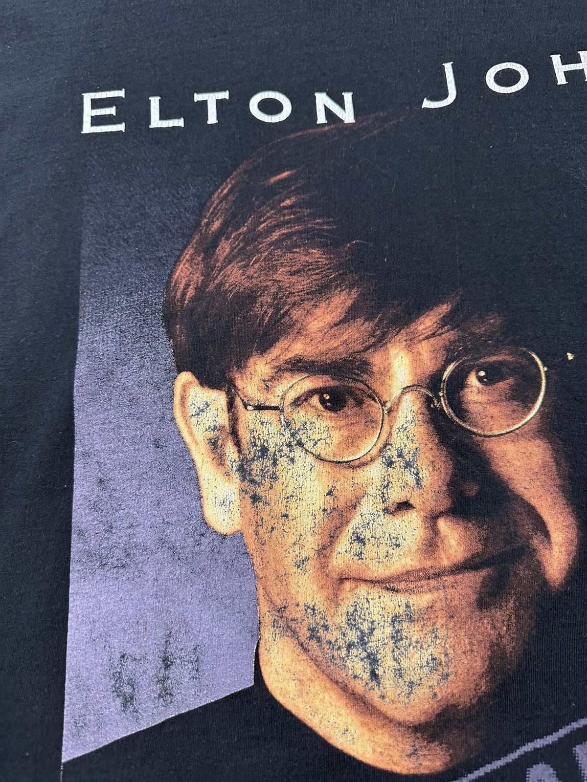 Band Tees Vintage 90s Elton John Born In The UK Graphic Band T-Shirt Size US XL / EU 56 / 4 - 7 Thumbnail