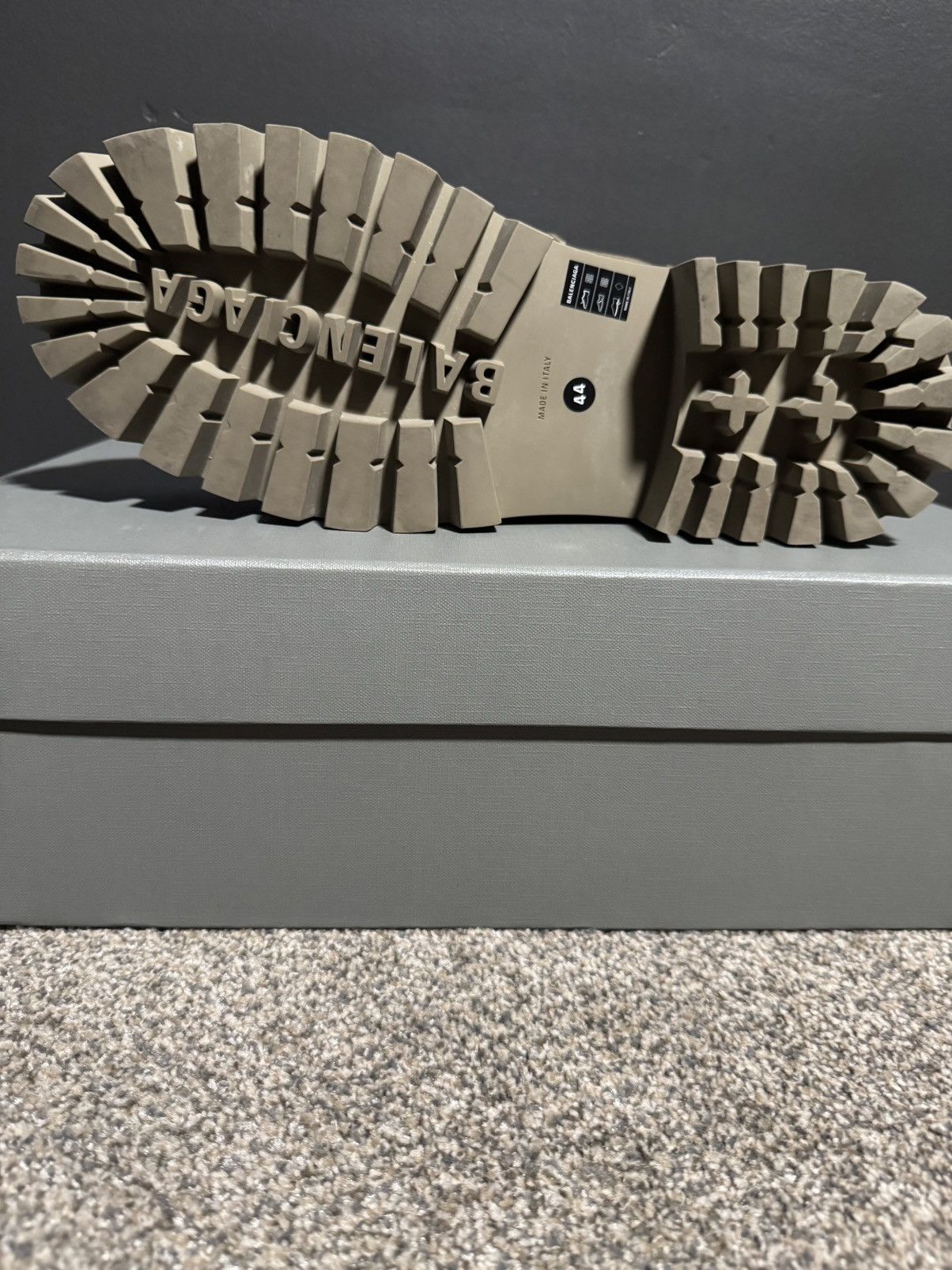 Balenciaga 🔥RARE🔥Balenciaga canvas strikeboot in BEIGE strike boots Size US 11 / EU 44 - 6 Thumbnail
