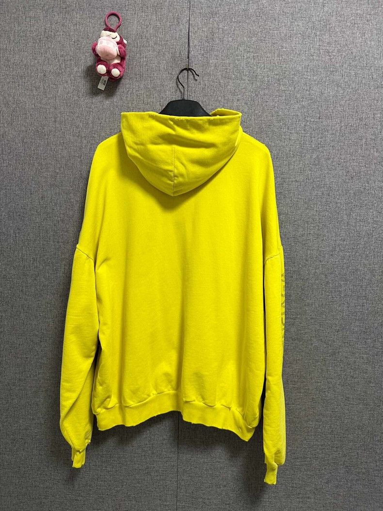 Balenciaga Balenciaga Surfing Aged Destroyed Sweatshirt 99% New Size US M / EU 48-50 / 2 - 2 Thumbnail