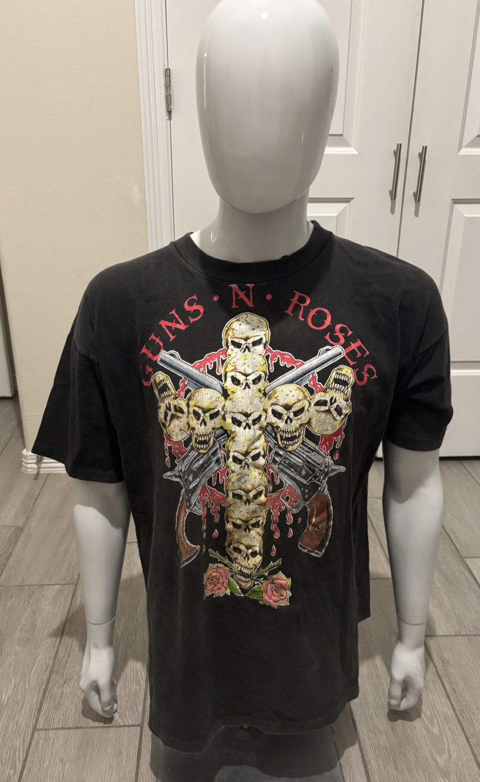 Band Tees × Guns N' Roses × Vintage Vintage ‘91 Guns And Roses ‘Use Your Illusion’ Tour Shirt Size US XL / EU 56 / 4 - 1 Thumbnail