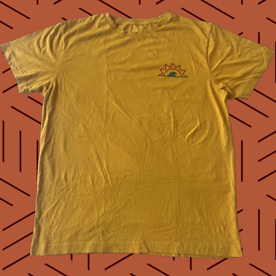 Vintage Surfrider Foundation Tee Shirt Surfer Coast Keeper Est. 1984 Yellow L Men Shirt Short Sleeve Crew Neck Graphic Print Size US L / EU 52-54 / 3 - 1 Thumbnail
