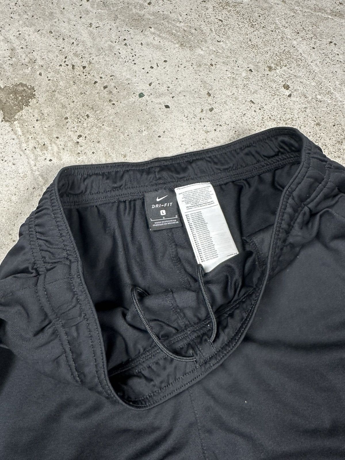 Nike Vintage Nike Black Track Pants Swoosh y2k Size US 33 - 7 Thumbnail