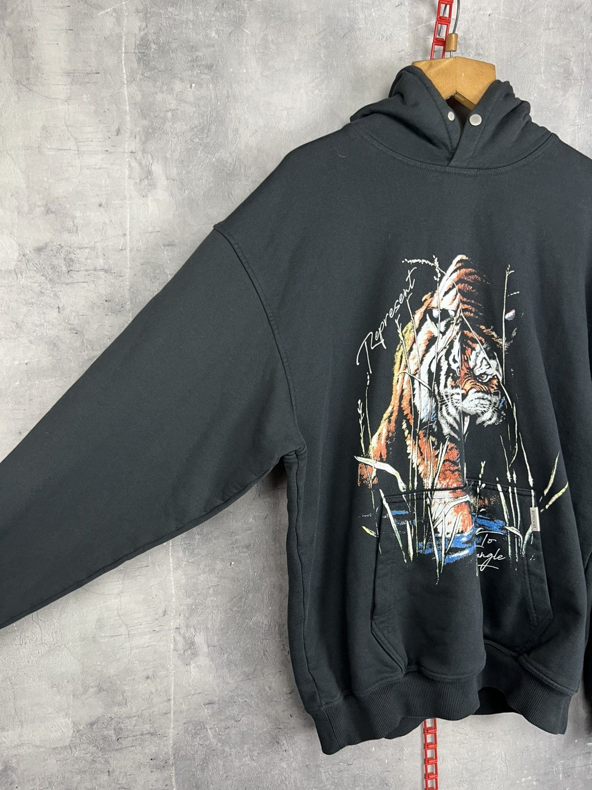 Represent Clo. Represent Welcome To The Jungle Tiger Oversized Hoodie Sz M Size US M / EU 48-50 / 2 - 7 Thumbnail