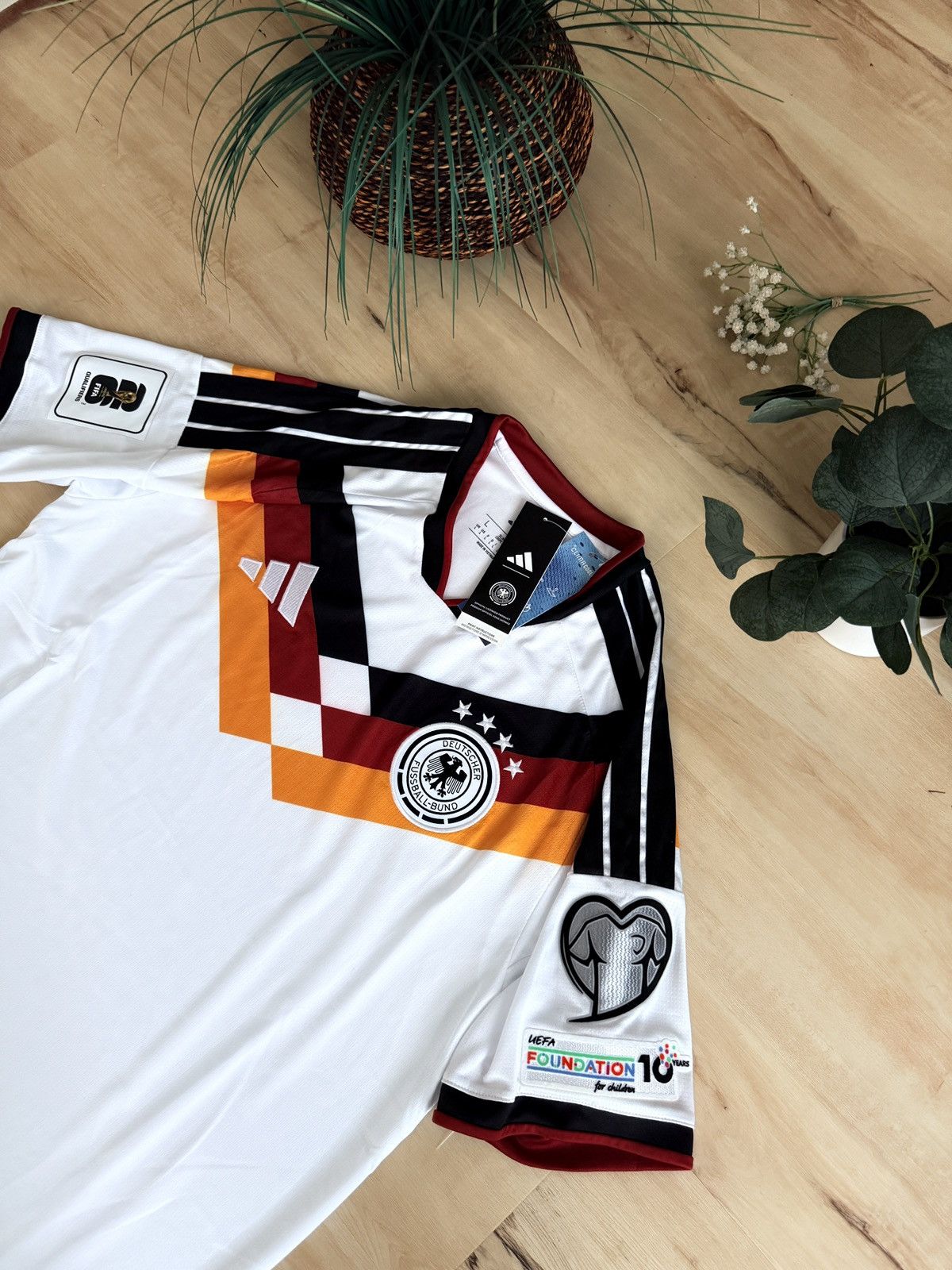 Adidas Germany 2026 World Cup Home Soccer Jersey Men Football Shirt Size US L / EU 52-54 / 3 - 1 Thumbnail