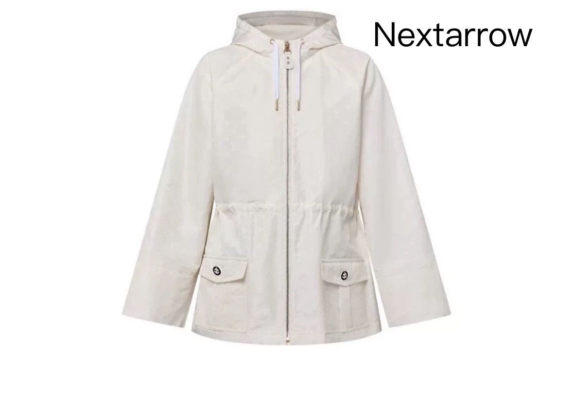 Louis Vuitton Louis Vuitton Off white full printed logo hooded jacket Size US S / EU 44-46 / 1 - 1 Thumbnail
