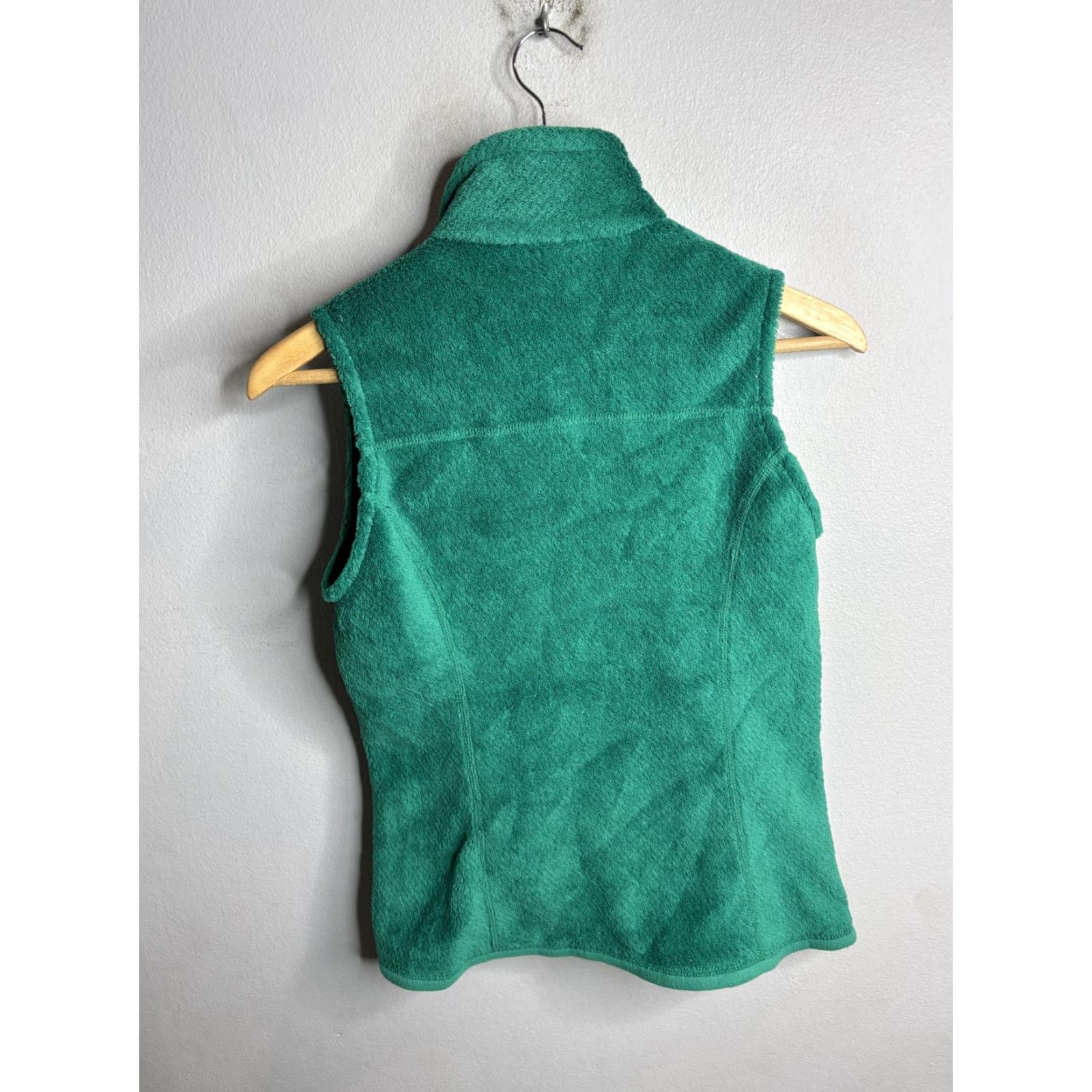 Patagonia Patagonia Vest Womens XS Green Fleece Full Zip Pockets Logo Sleeveless Outdoor Size XS / US 0-2 / IT 36-38 - 4 Thumbnail