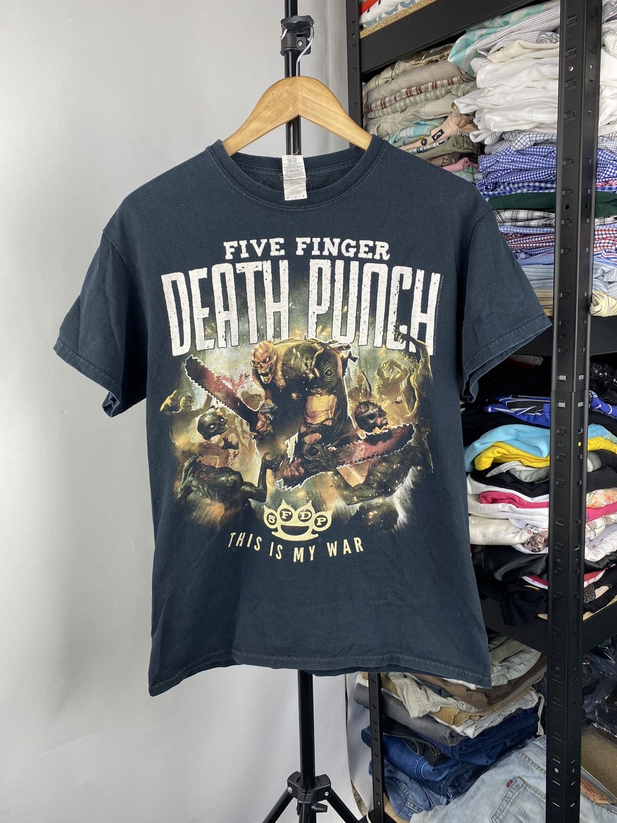Band Tees × Vintage 00s🔥Five Finger Death Punch This Is My War 2015 Tee Faded Size US M / EU 48-50 / 2 - 1 Thumbnail