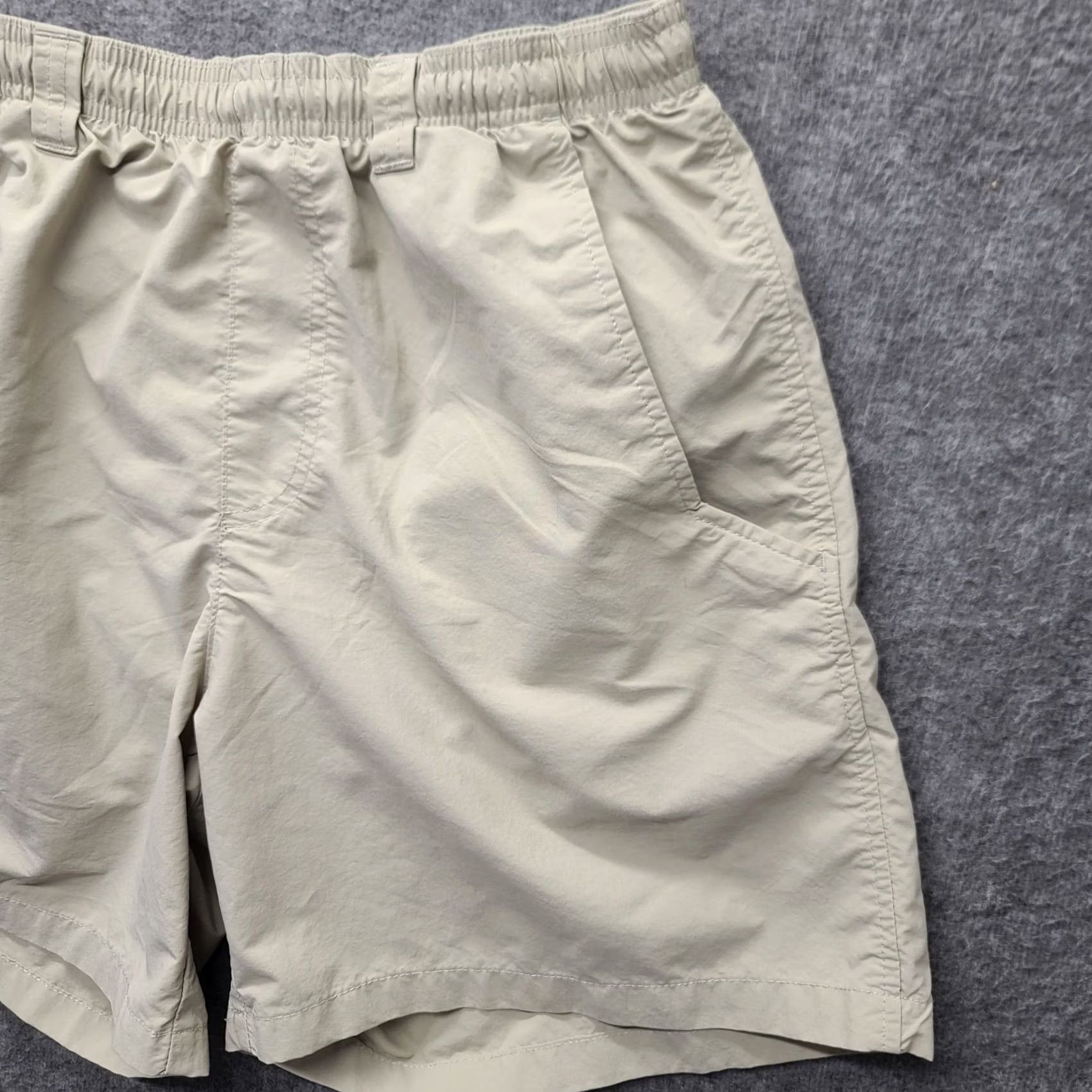 Vintage Columbia PFG Shorts Womens S Regular Beige Nylon Microfiber Cargo Front Zipper Logo Pocket Outdoors 6in Inseam Fall Spring Summer Fish Hiking Walking Size 28" / US 6 / IT 42 - 6 Thumbnail